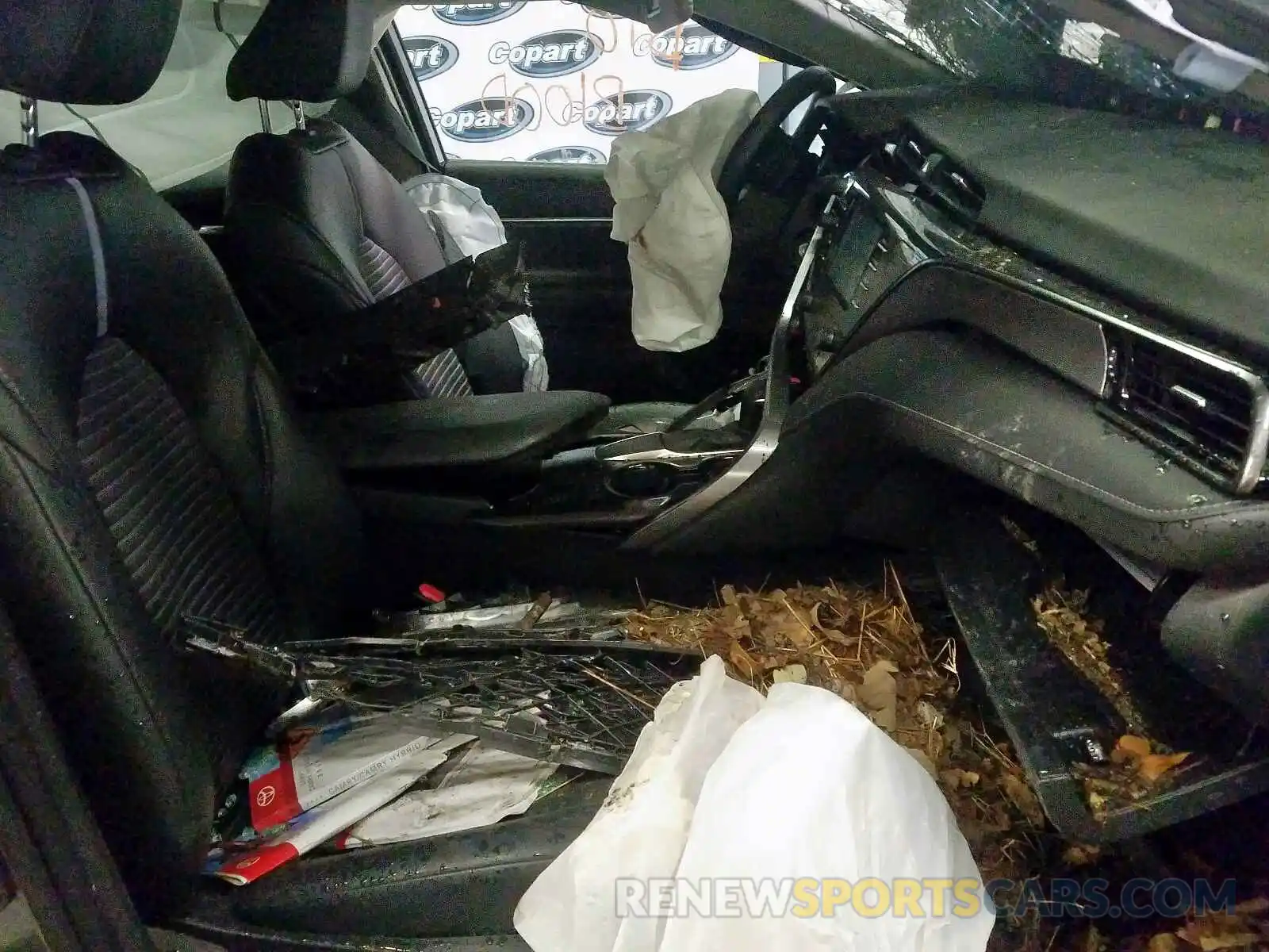 5 Photograph of a damaged car 4T1B11HKXKU231979 TOYOTA CAMRY 2019