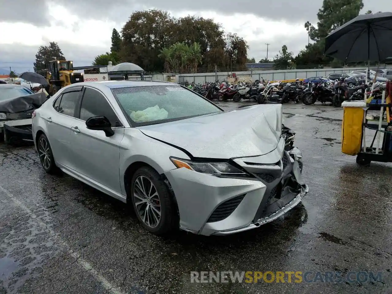 4 Photograph of a damaged car 4T1B11HKXKU232162 TOYOTA CAMRY 2019