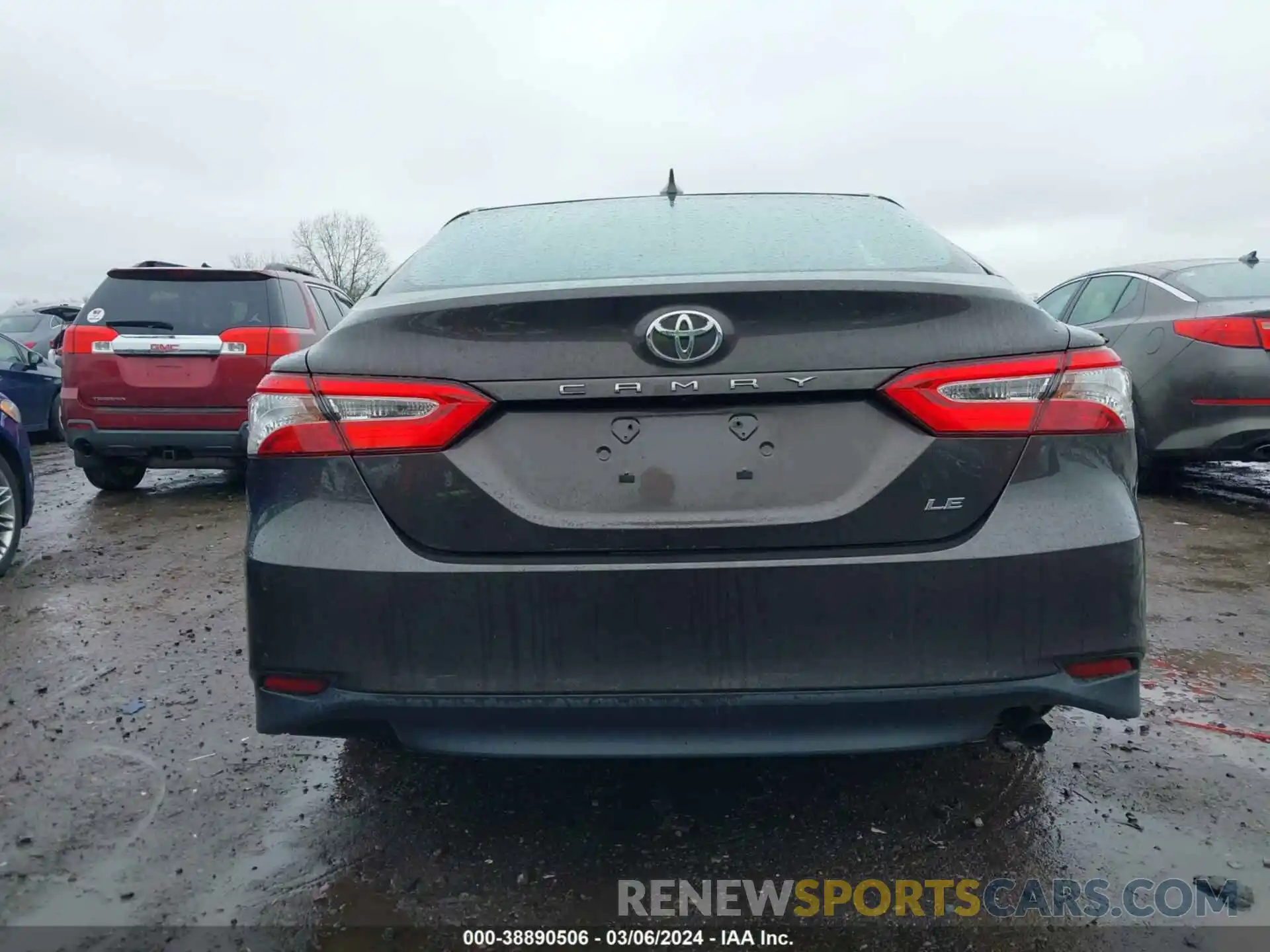 16 Photograph of a damaged car 4T1B11HKXKU232484 TOYOTA CAMRY 2019