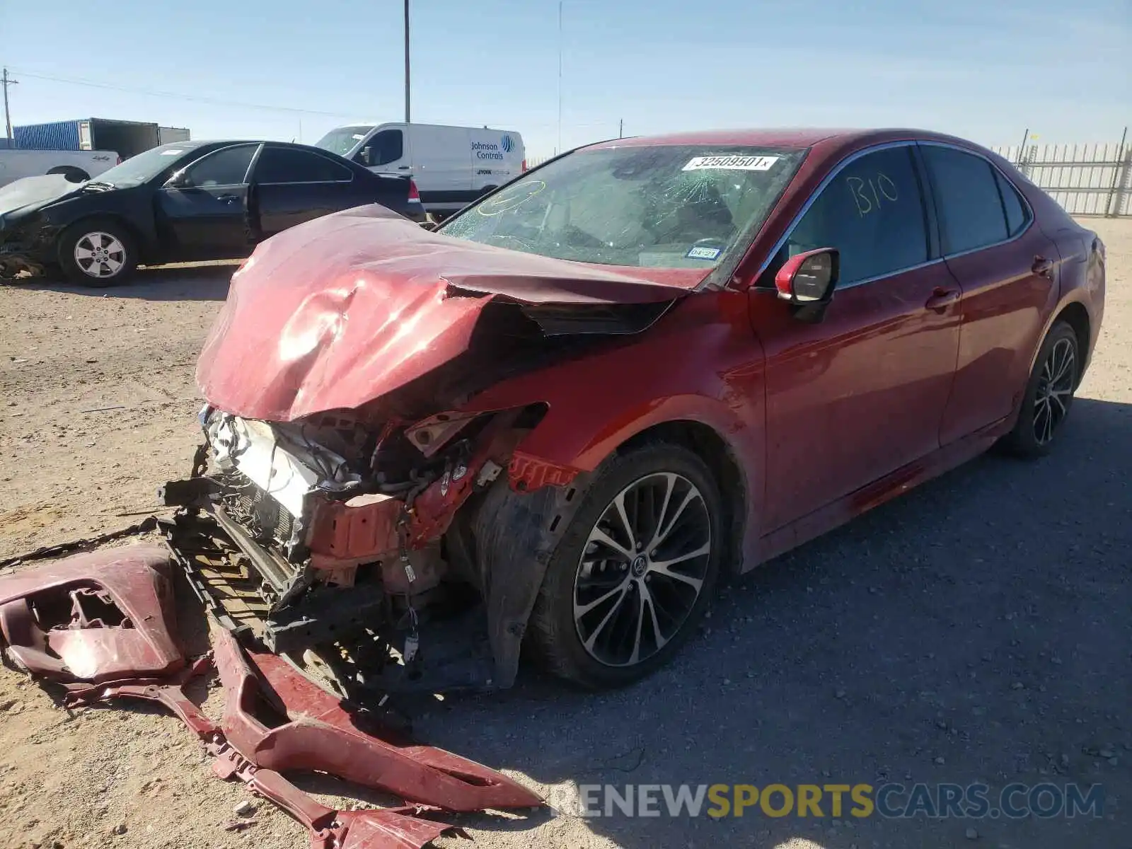 2 Photograph of a damaged car 4T1B11HKXKU232839 TOYOTA CAMRY 2019