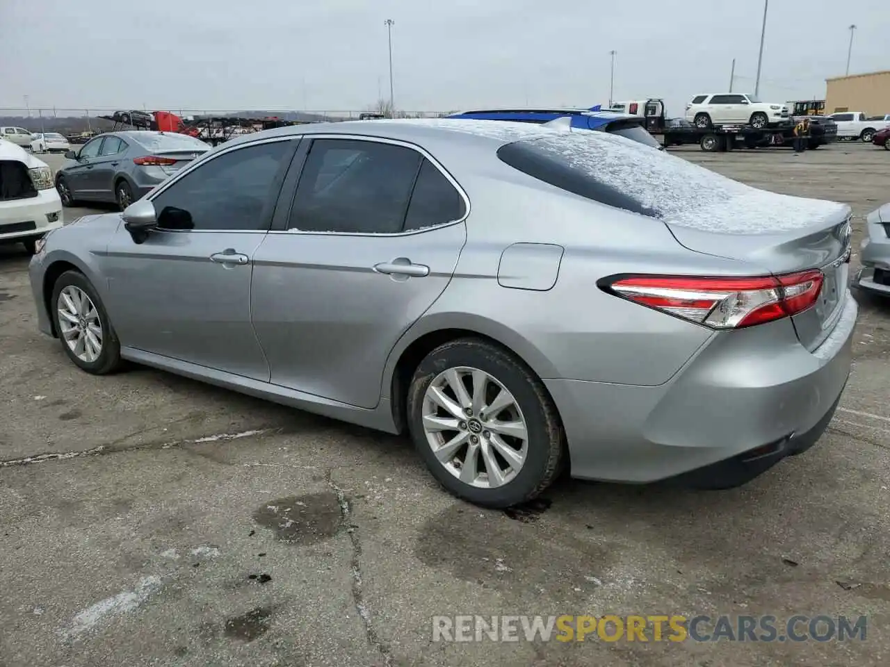 2 Photograph of a damaged car 4T1B11HKXKU233361 TOYOTA CAMRY 2019