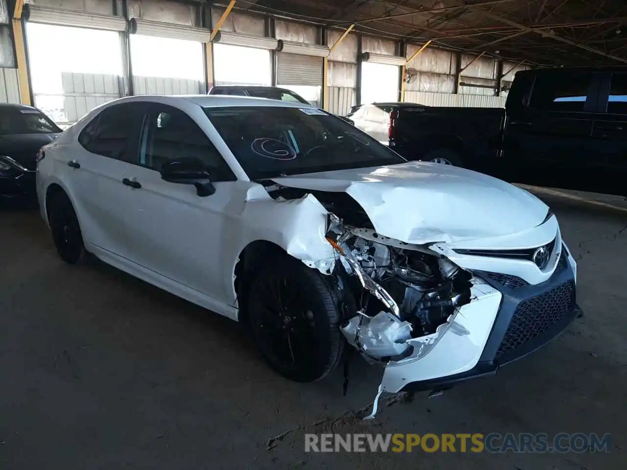 1 Photograph of a damaged car 4T1B11HKXKU236275 TOYOTA CAMRY 2019