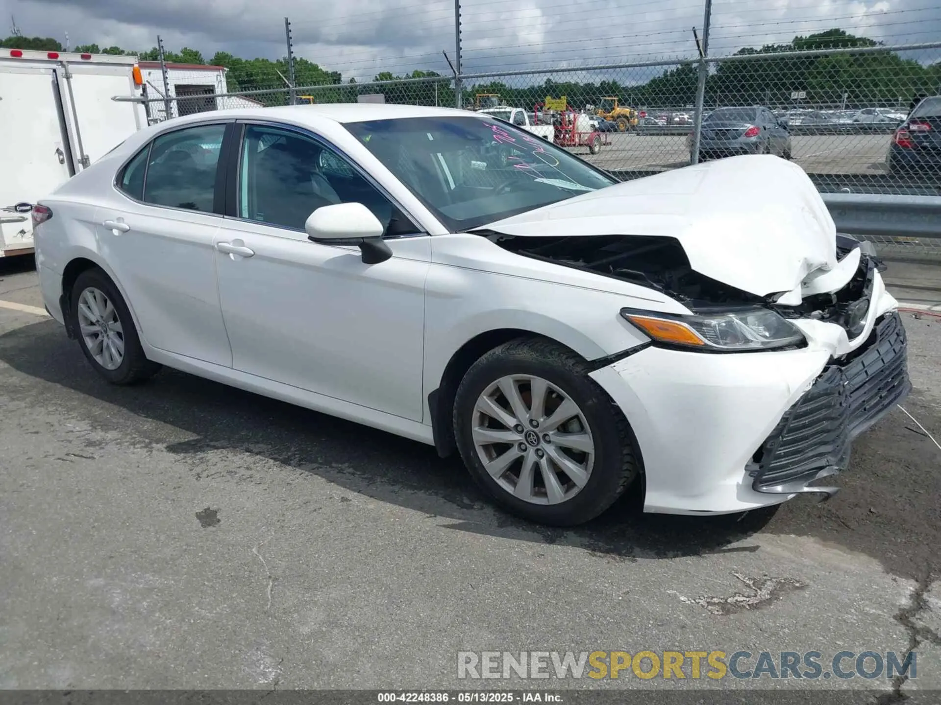 1 Photograph of a damaged car 4T1B11HKXKU237605 TOYOTA CAMRY 2019