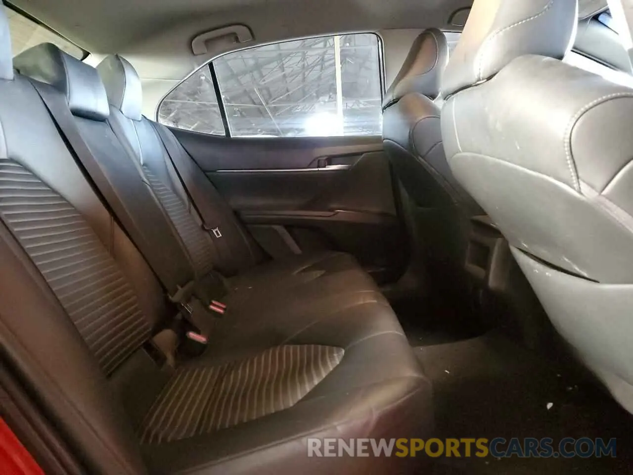 10 Photograph of a damaged car 4T1B11HKXKU238222 TOYOTA CAMRY 2019