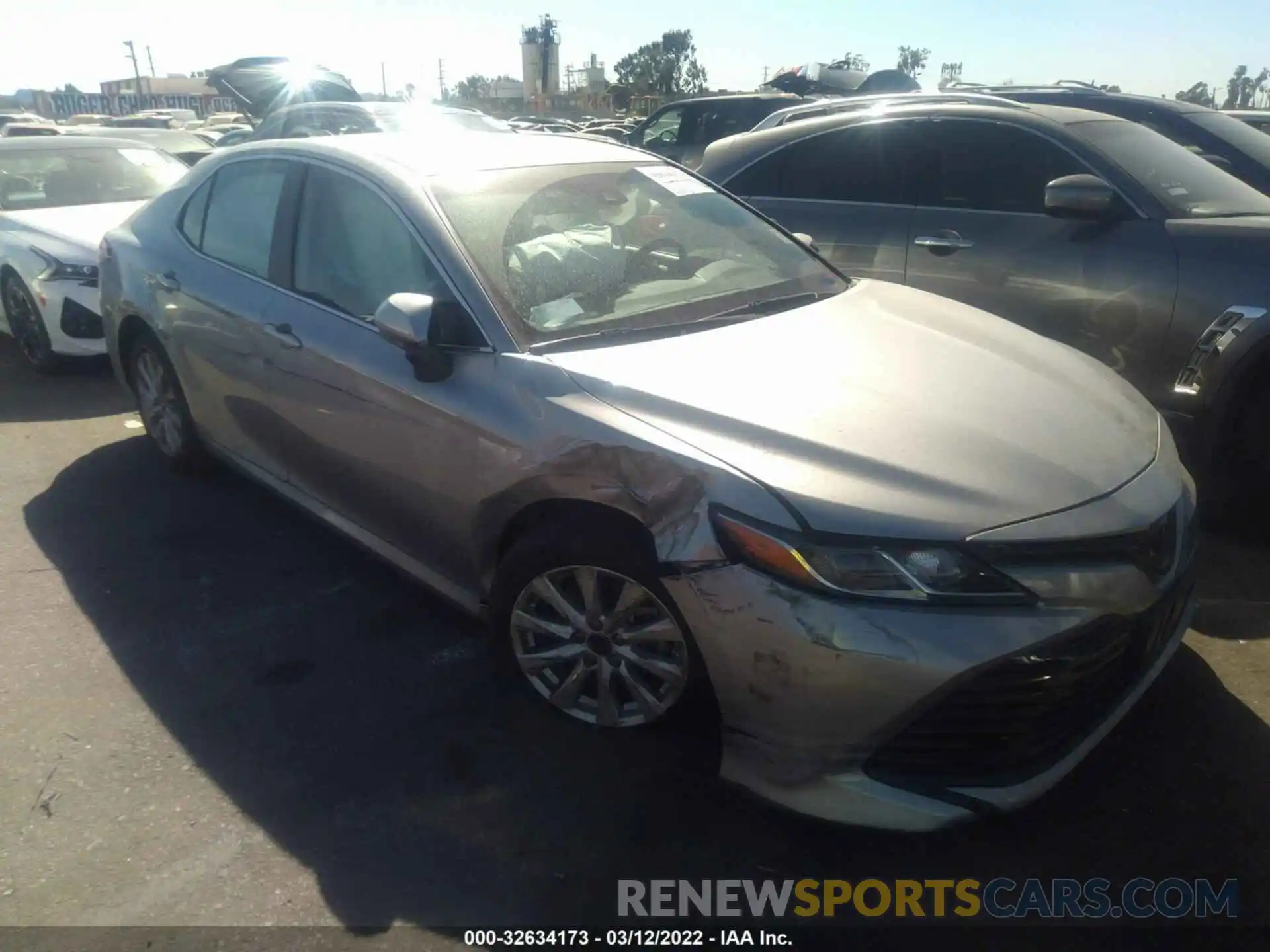 1 Photograph of a damaged car 4T1B11HKXKU239788 TOYOTA CAMRY 2019