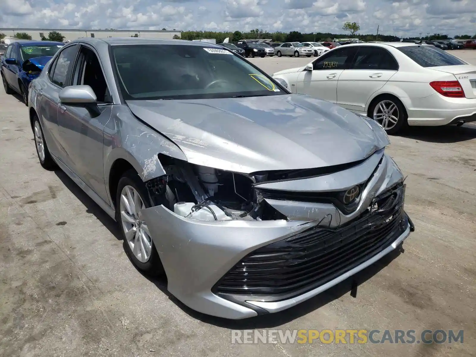 1 Photograph of a damaged car 4T1B11HKXKU240133 TOYOTA CAMRY 2019