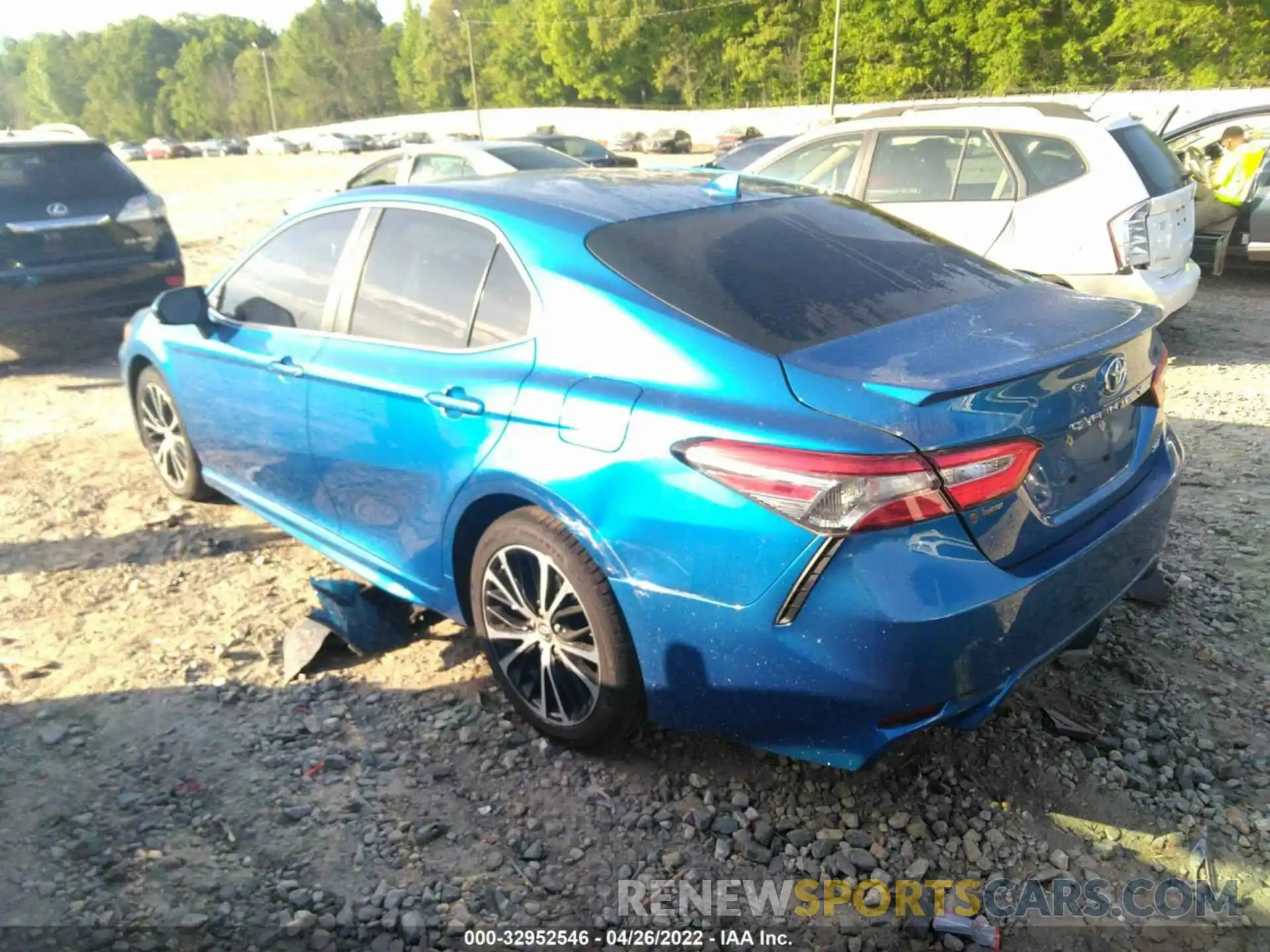 3 Photograph of a damaged car 4T1B11HKXKU240293 TOYOTA CAMRY 2019