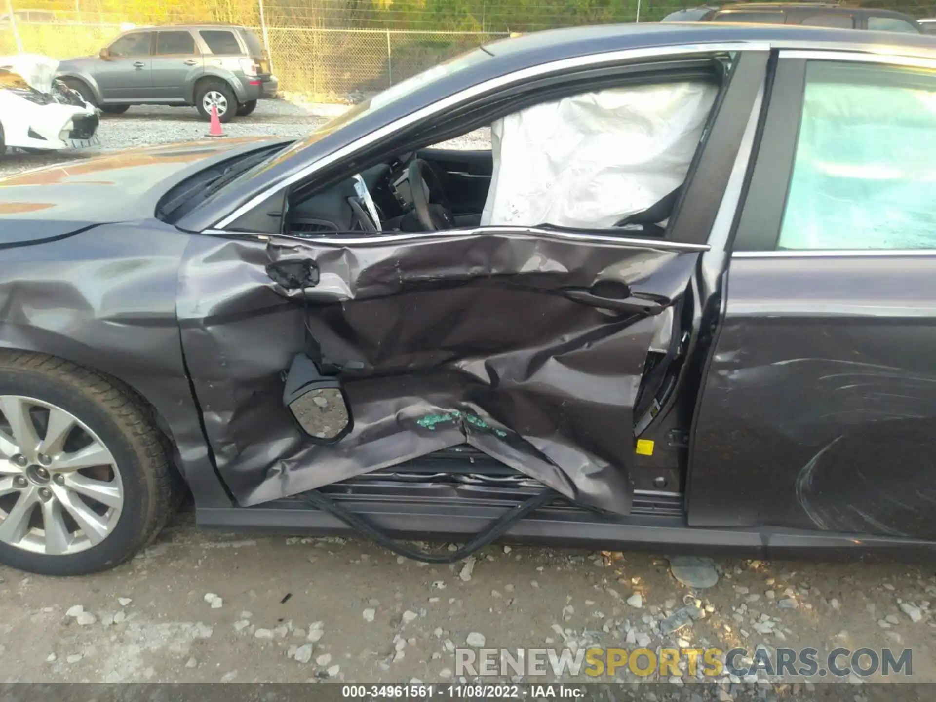 6 Photograph of a damaged car 4T1B11HKXKU240830 TOYOTA CAMRY 2019