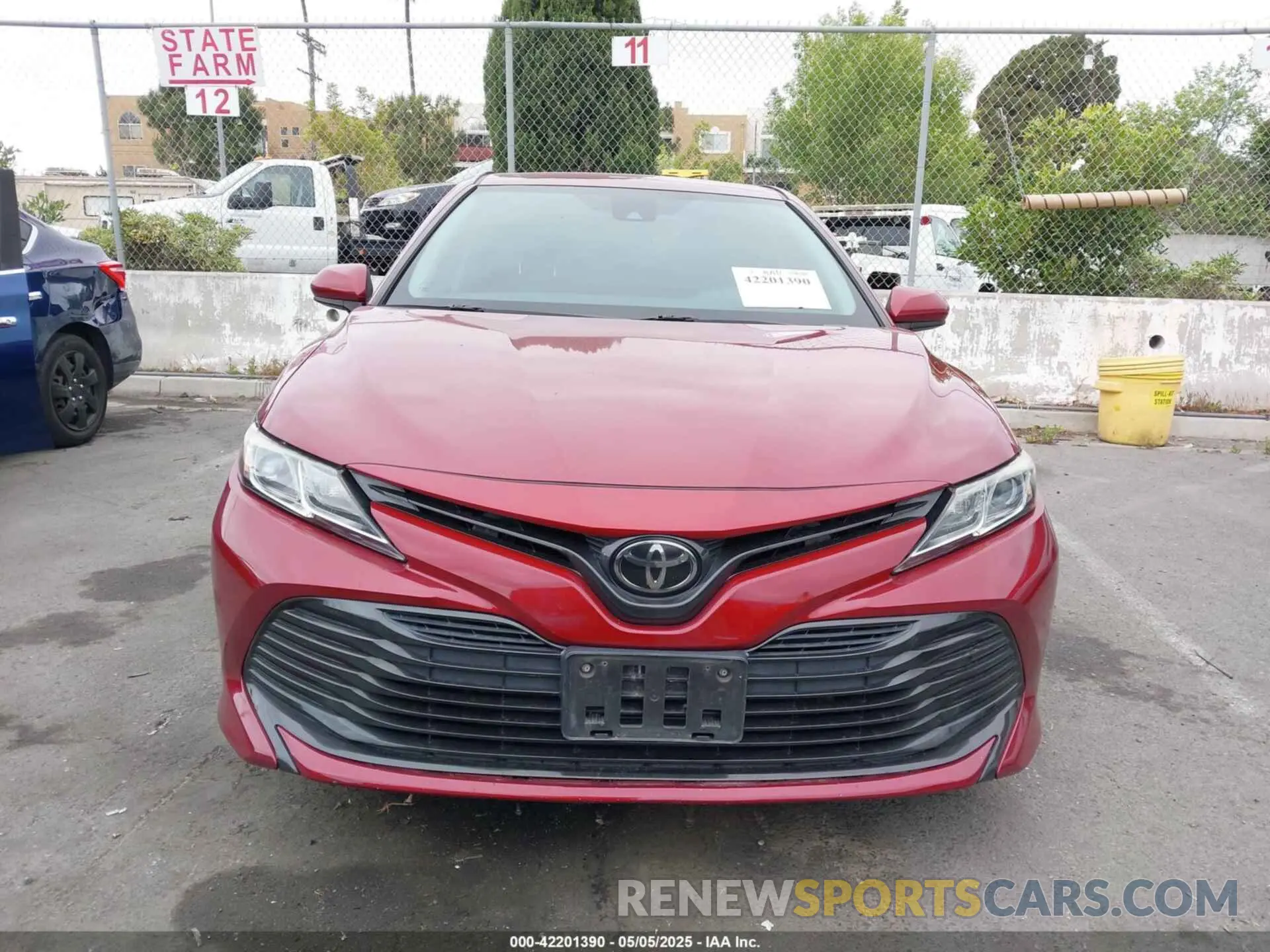 12 Photograph of a damaged car 4T1B11HKXKU243453 TOYOTA CAMRY 2019