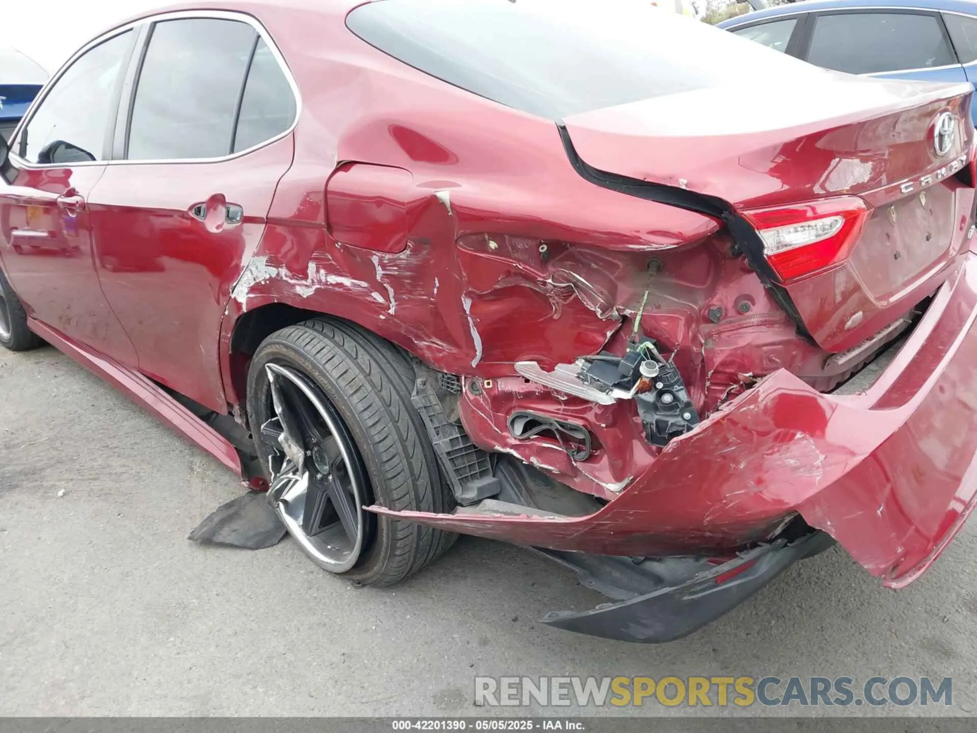 6 Photograph of a damaged car 4T1B11HKXKU243453 TOYOTA CAMRY 2019