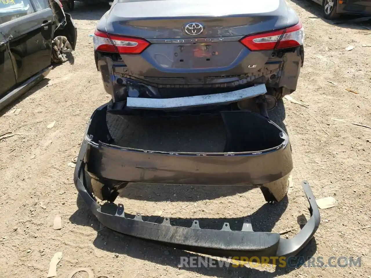 9 Photograph of a damaged car 4T1B11HKXKU243923 TOYOTA CAMRY 2019