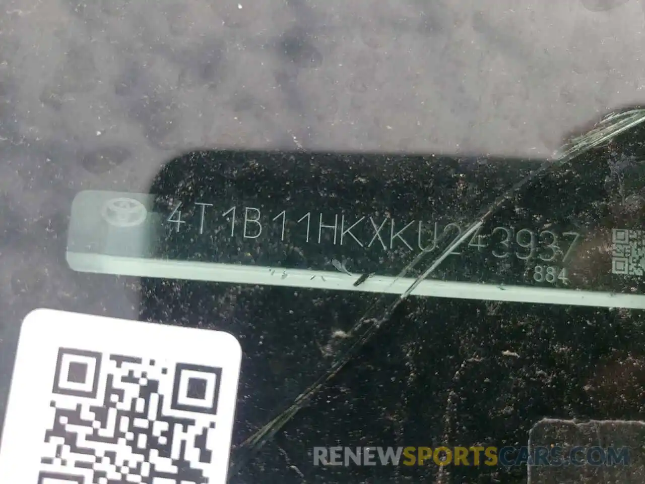 10 Photograph of a damaged car 4T1B11HKXKU243937 TOYOTA CAMRY 2019