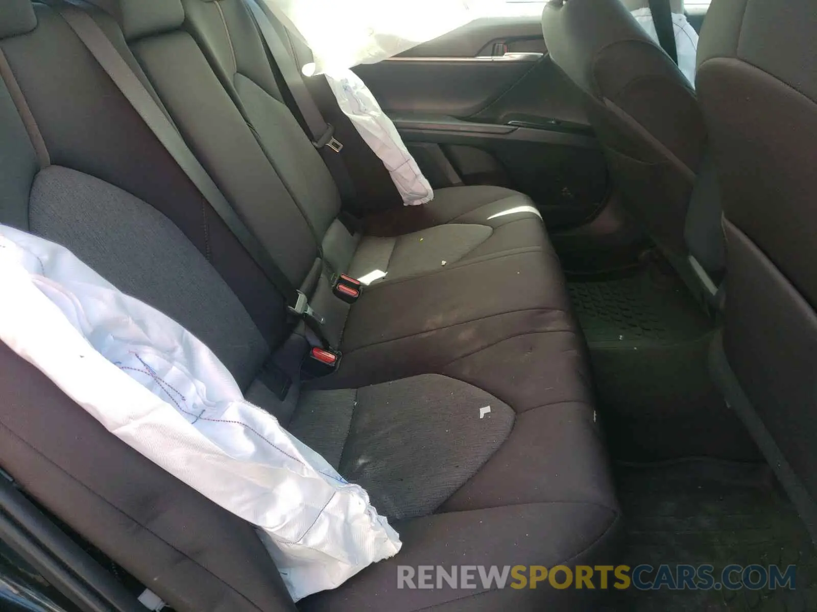 6 Photograph of a damaged car 4T1B11HKXKU244537 TOYOTA CAMRY 2019
