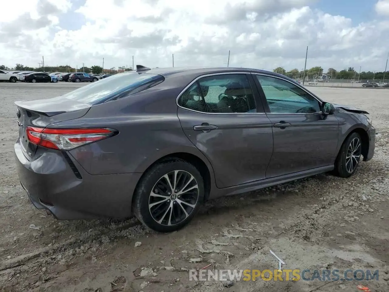 3 Photograph of a damaged car 4T1B11HKXKU245428 TOYOTA CAMRY 2019