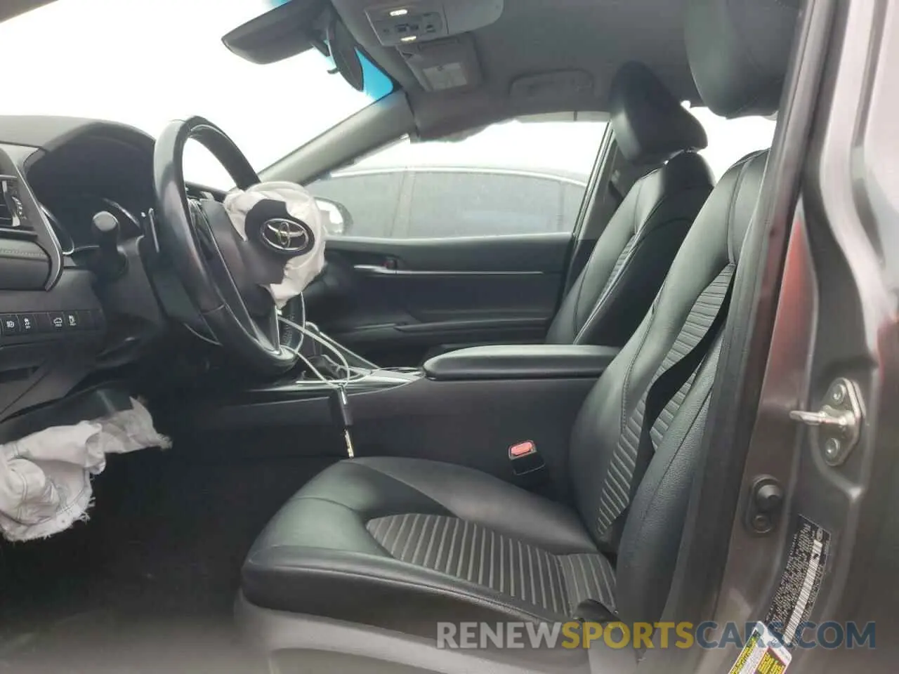 7 Photograph of a damaged car 4T1B11HKXKU245428 TOYOTA CAMRY 2019