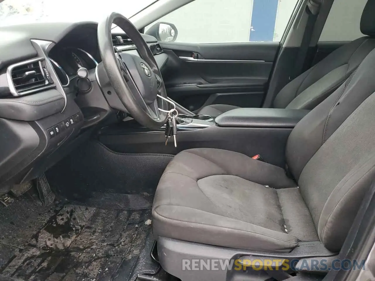 7 Photograph of a damaged car 4T1B11HKXKU250516 TOYOTA CAMRY 2019