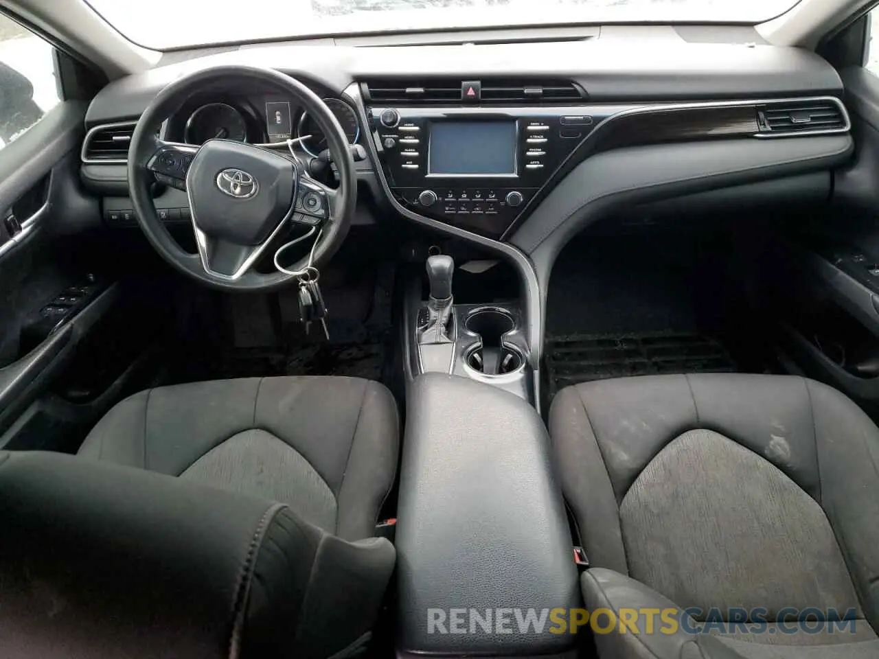 8 Photograph of a damaged car 4T1B11HKXKU250516 TOYOTA CAMRY 2019
