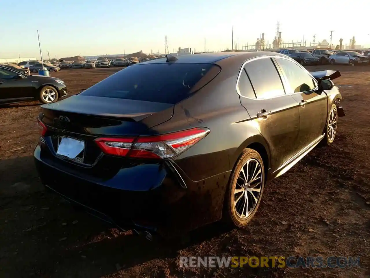 4 Photograph of a damaged car 4T1B11HKXKU251195 TOYOTA CAMRY 2019