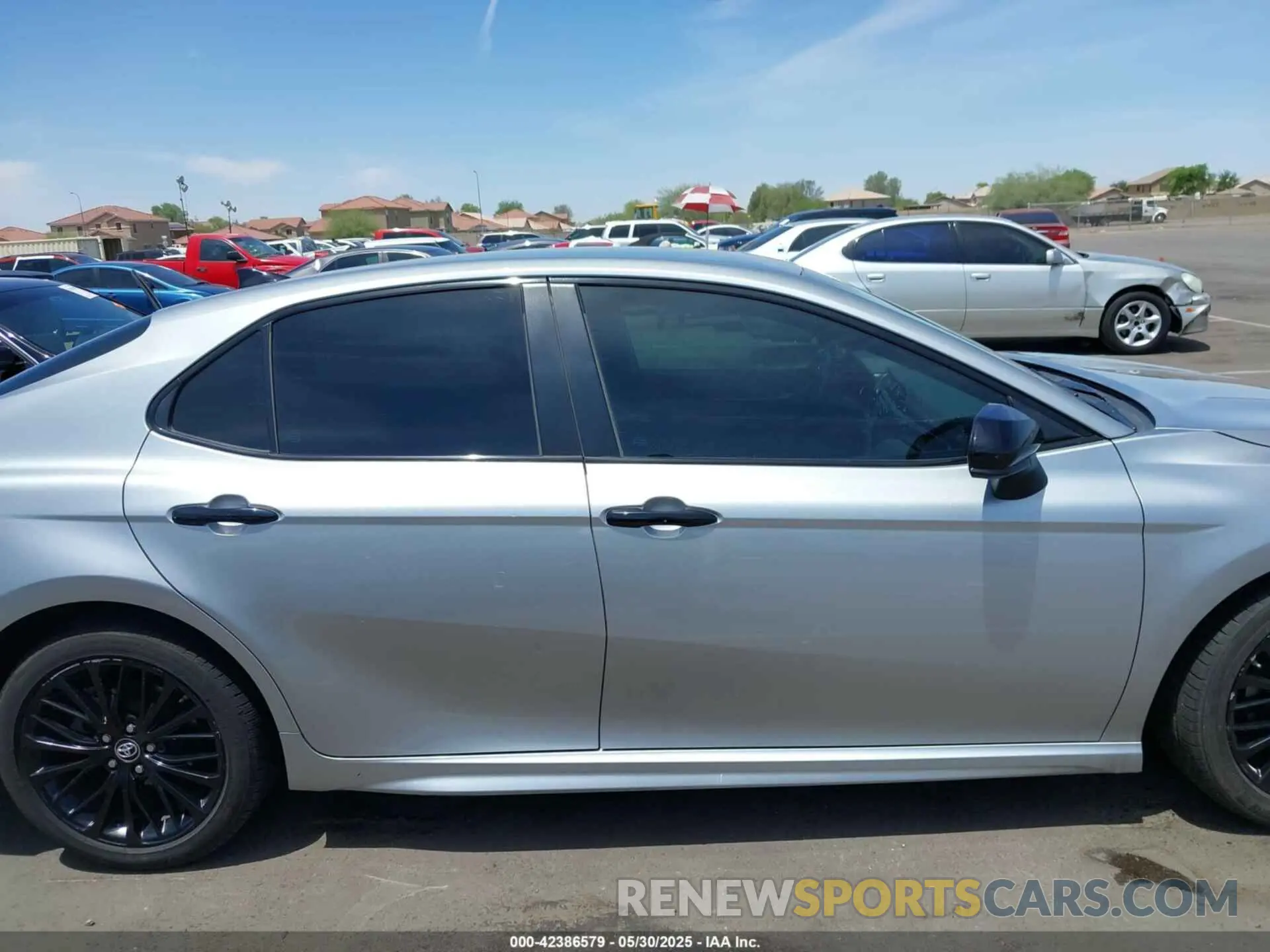 14 Photograph of a damaged car 4T1B11HKXKU251570 TOYOTA CAMRY 2019