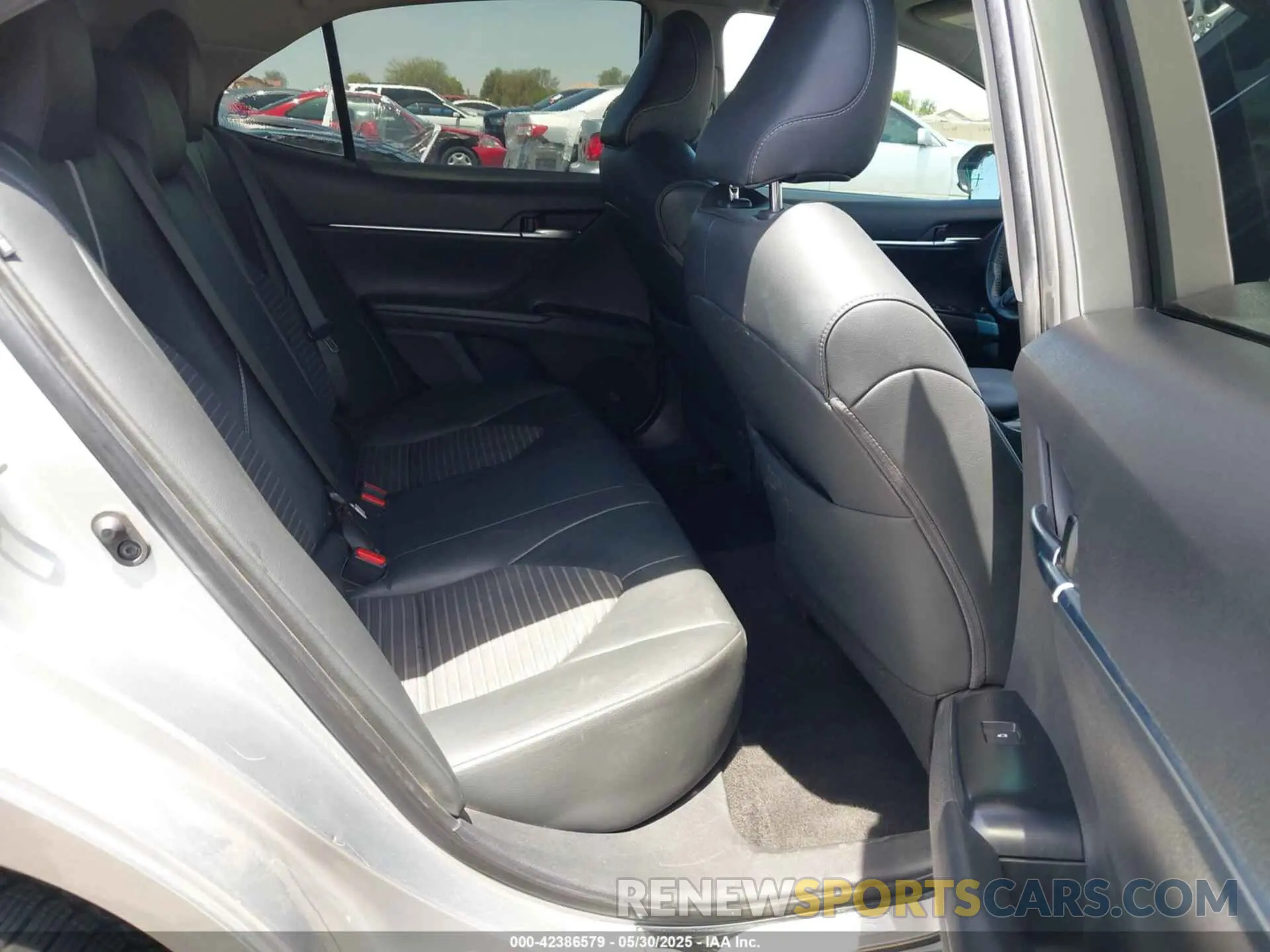 8 Photograph of a damaged car 4T1B11HKXKU251570 TOYOTA CAMRY 2019