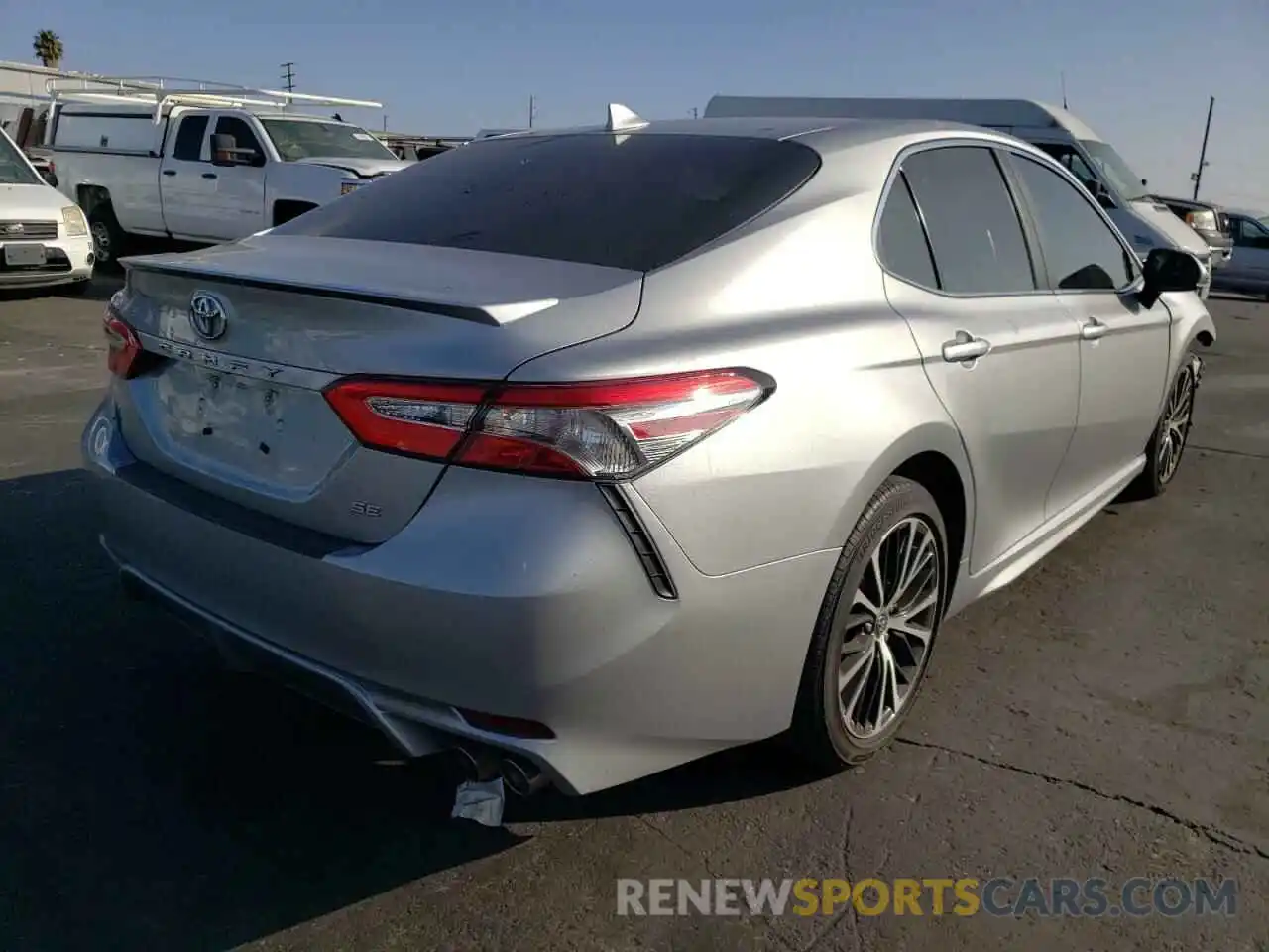 4 Photograph of a damaged car 4T1B11HKXKU252931 TOYOTA CAMRY 2019