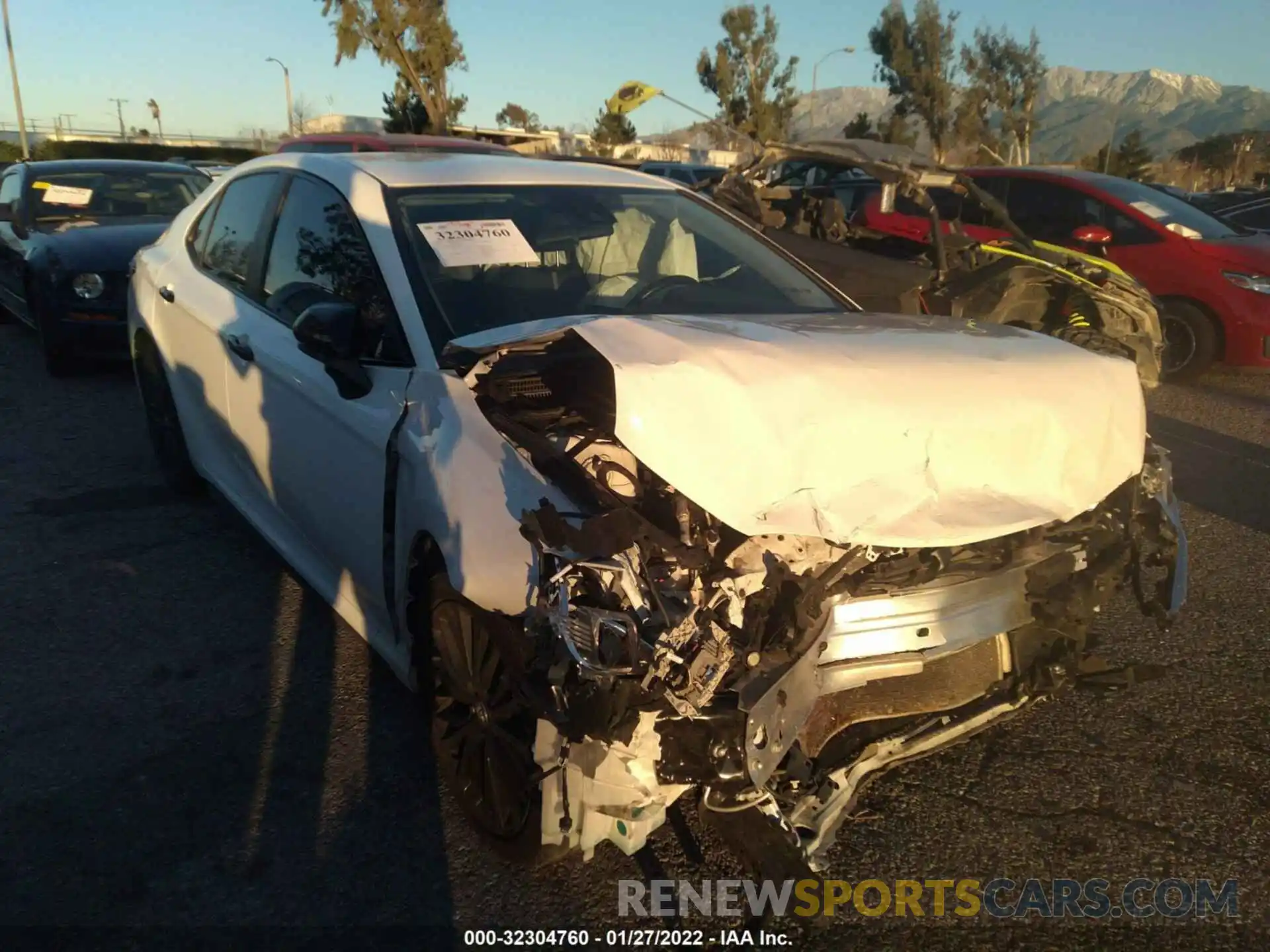 1 Photograph of a damaged car 4T1B11HKXKU257420 TOYOTA CAMRY 2019