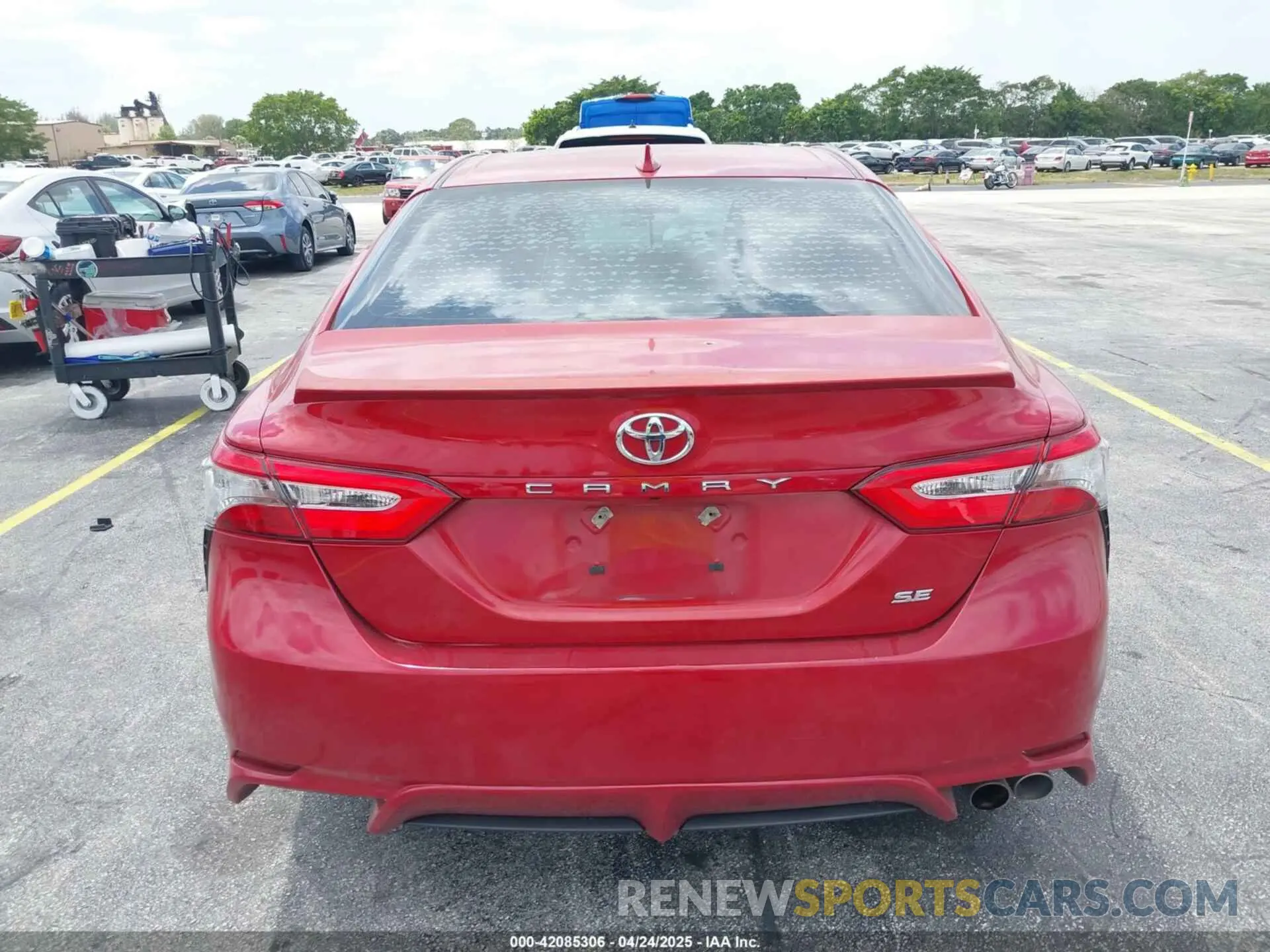 17 Photograph of a damaged car 4T1B11HKXKU259202 TOYOTA CAMRY 2019