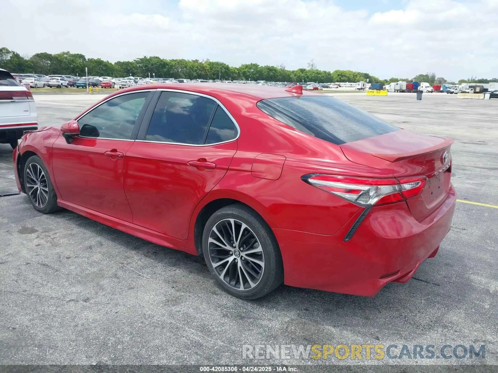 3 Photograph of a damaged car 4T1B11HKXKU259202 TOYOTA CAMRY 2019
