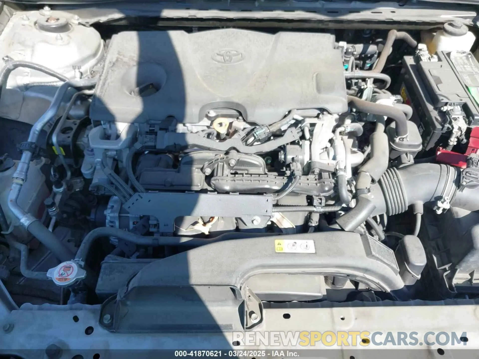 10 Photograph of a damaged car 4T1B11HKXKU259233 TOYOTA CAMRY 2019