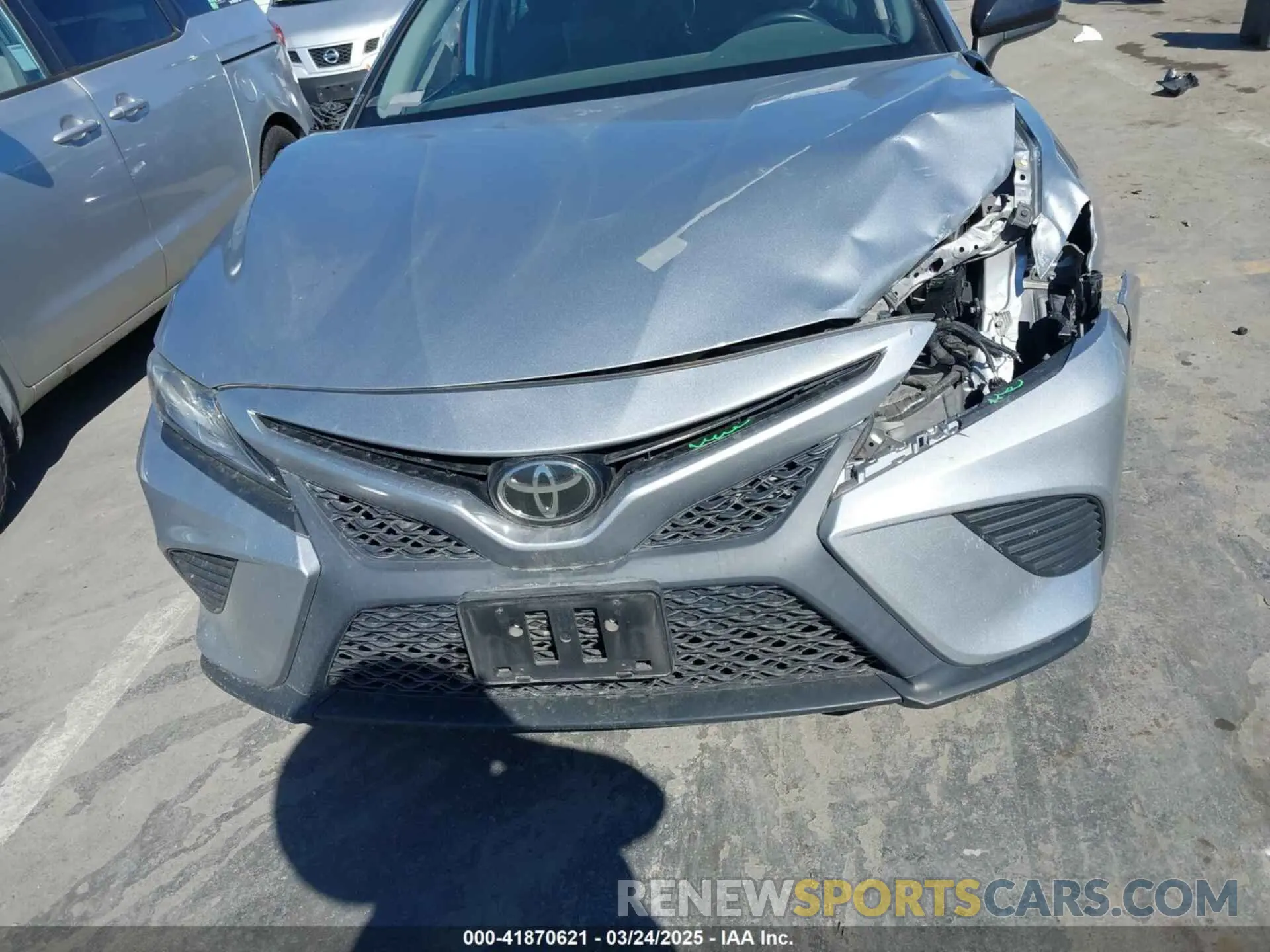 12 Photograph of a damaged car 4T1B11HKXKU259233 TOYOTA CAMRY 2019
