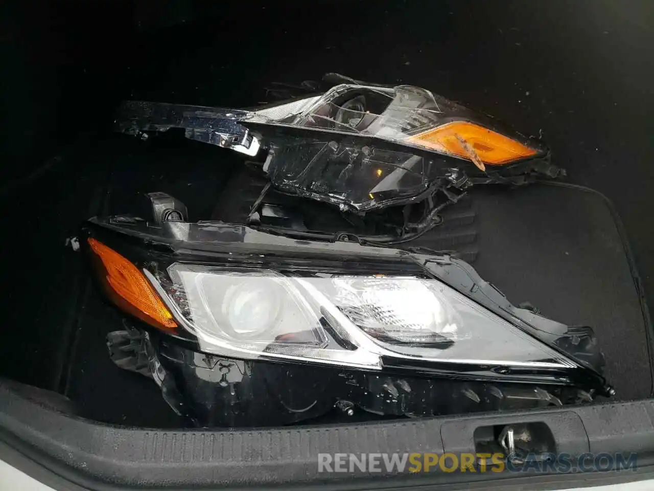 12 Photograph of a damaged car 4T1B11HKXKU259541 TOYOTA CAMRY 2019