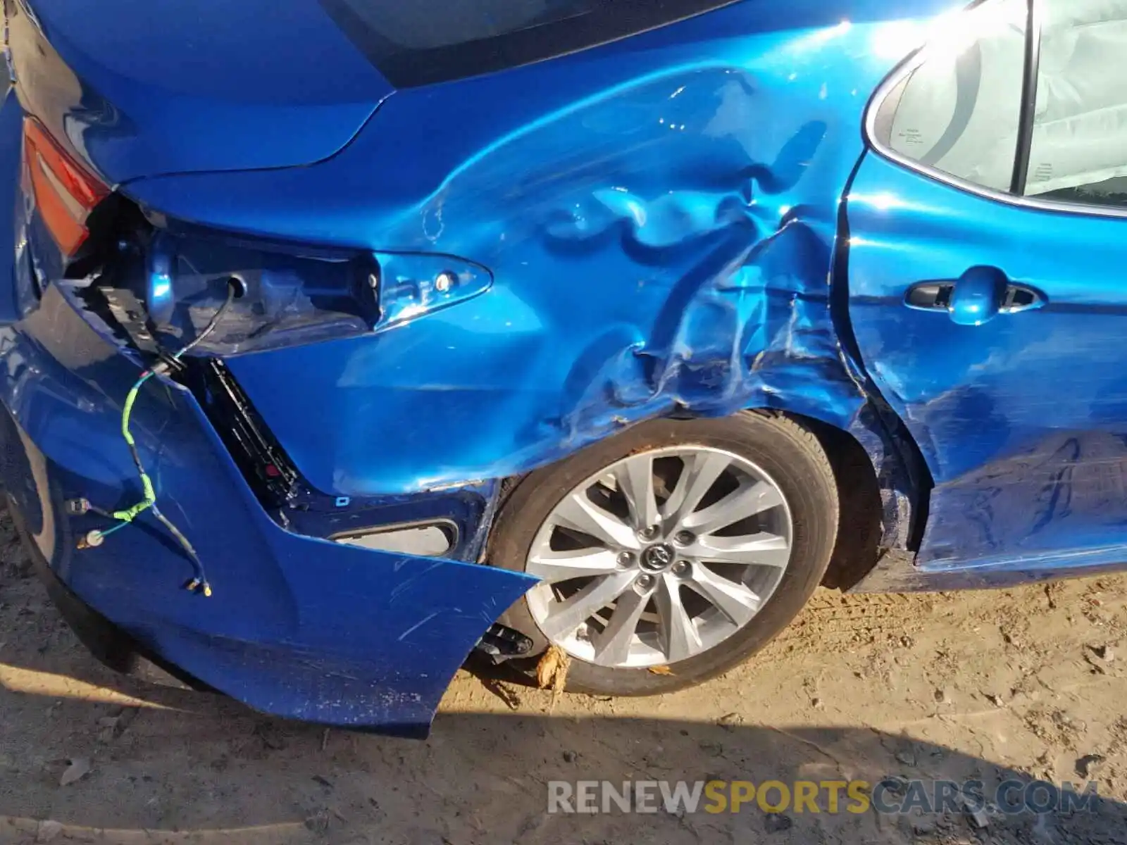 9 Photograph of a damaged car 4T1B11HKXKU259717 TOYOTA CAMRY 2019