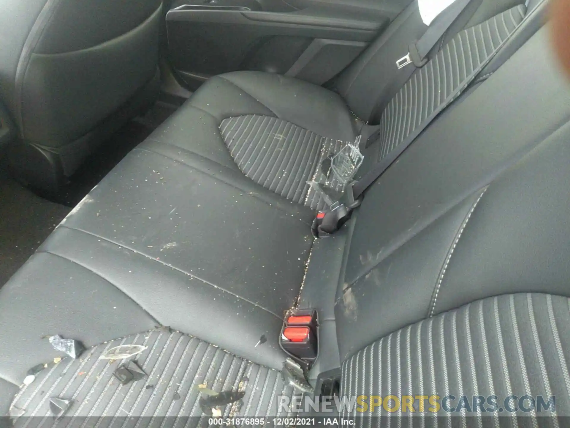 8 Photograph of a damaged car 4T1B11HKXKU260656 TOYOTA CAMRY 2019