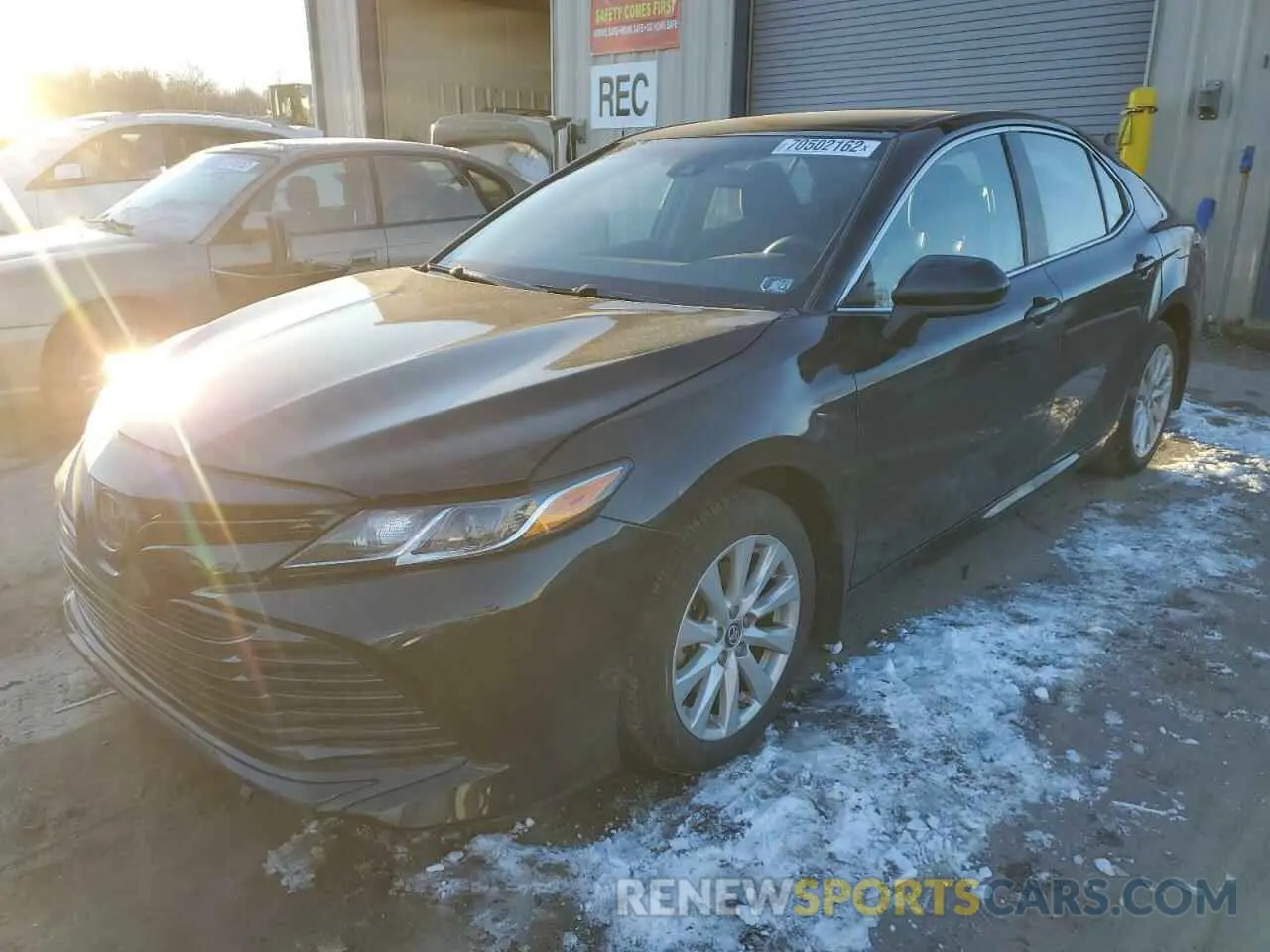 1 Photograph of a damaged car 4T1B11HKXKU260852 TOYOTA CAMRY 2019