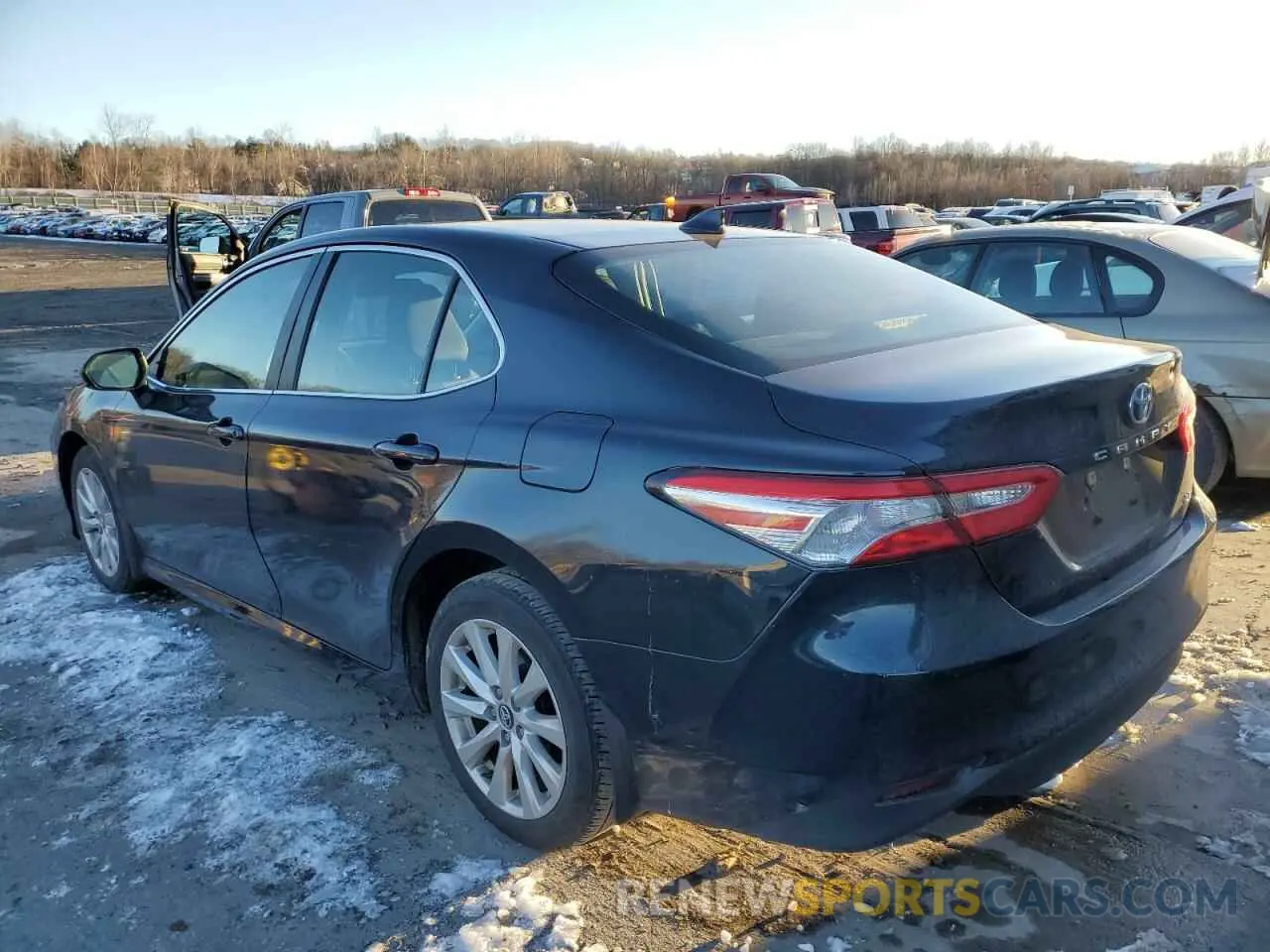 2 Photograph of a damaged car 4T1B11HKXKU260852 TOYOTA CAMRY 2019