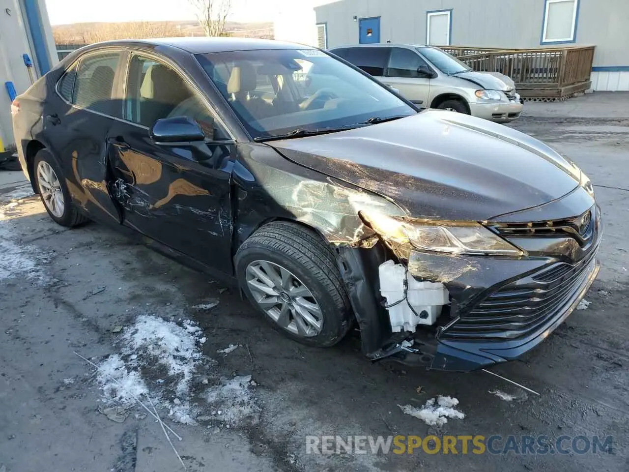 4 Photograph of a damaged car 4T1B11HKXKU260852 TOYOTA CAMRY 2019