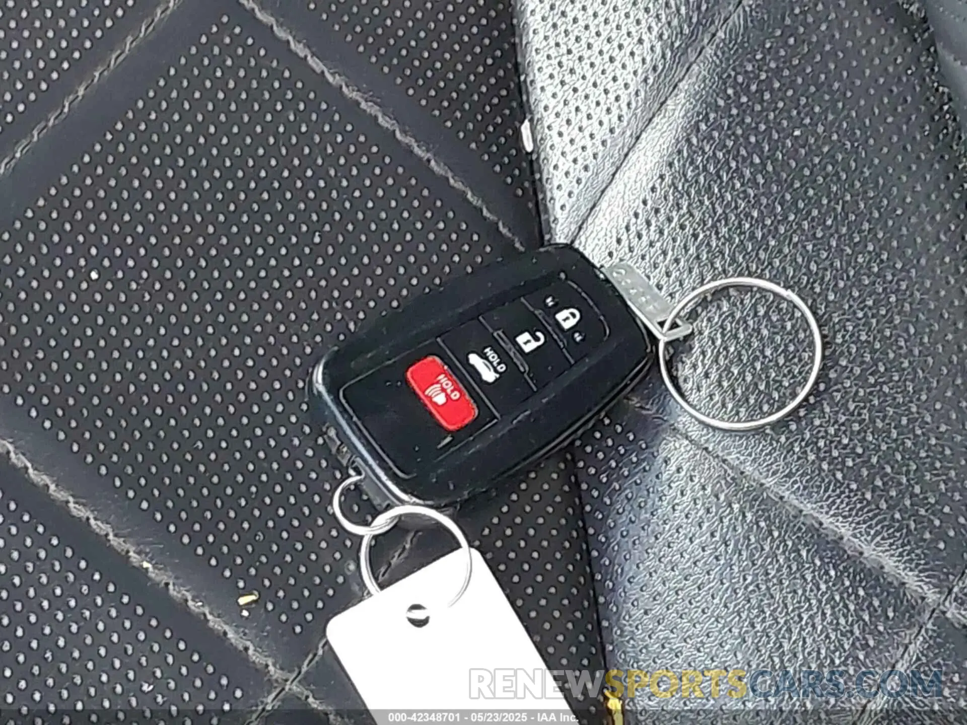 11 Photograph of a damaged car 4T1B11HKXKU261063 TOYOTA CAMRY 2019