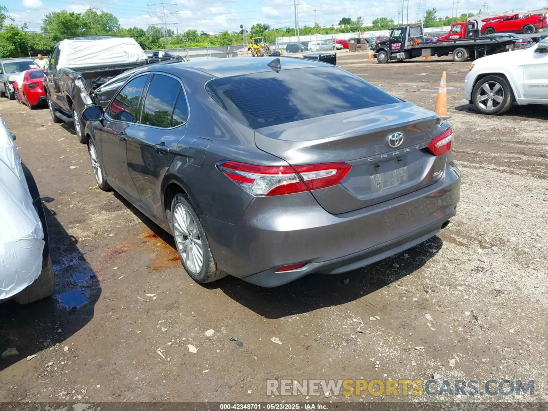 3 Photograph of a damaged car 4T1B11HKXKU261063 TOYOTA CAMRY 2019