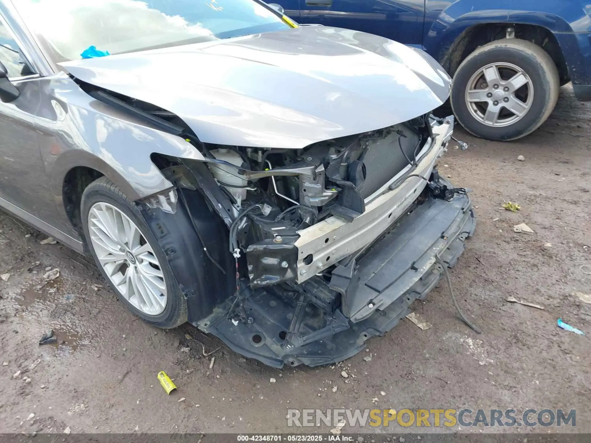 6 Photograph of a damaged car 4T1B11HKXKU261063 TOYOTA CAMRY 2019