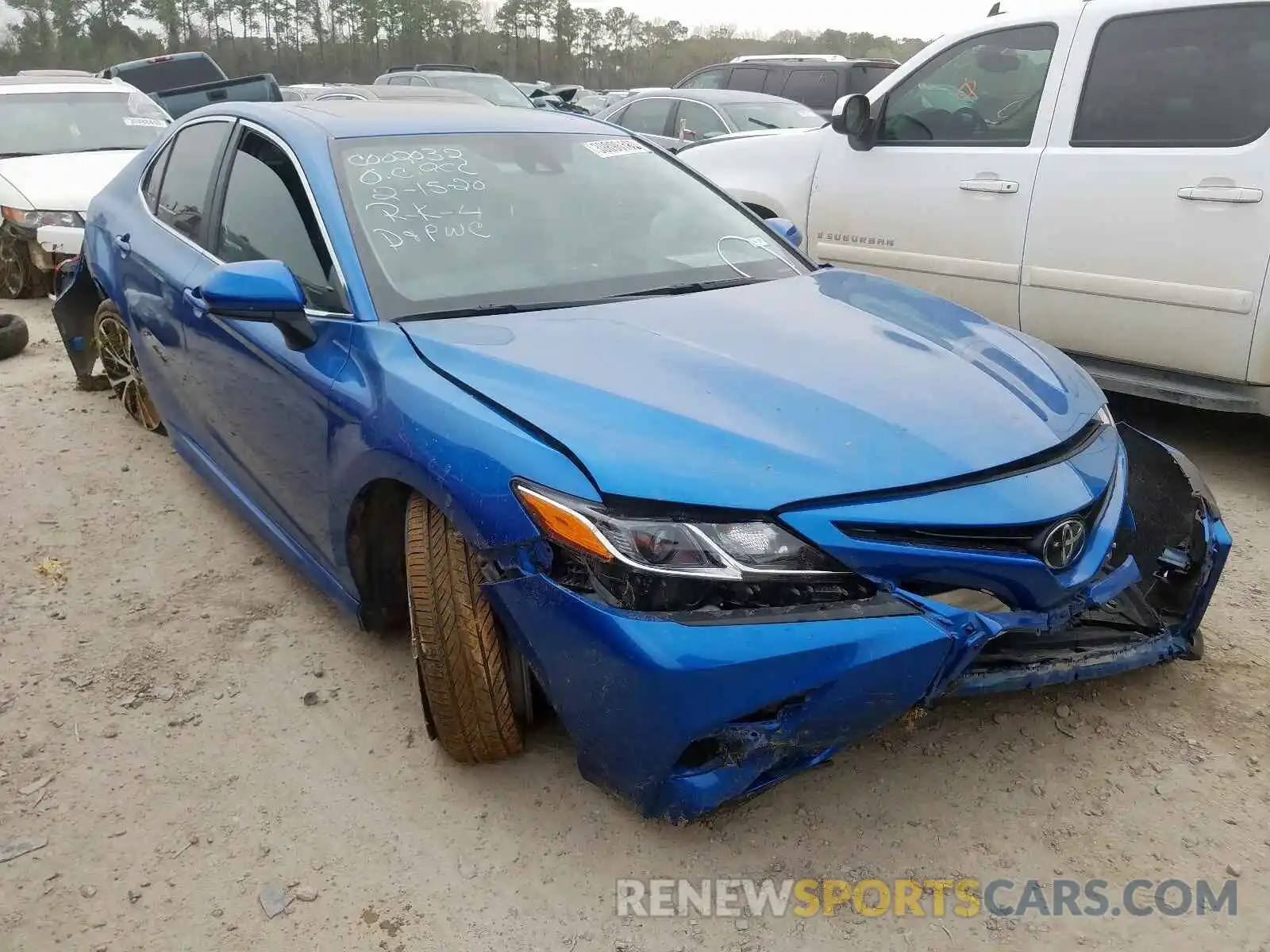 1 Photograph of a damaged car 4T1B11HKXKU264254 TOYOTA CAMRY 2019