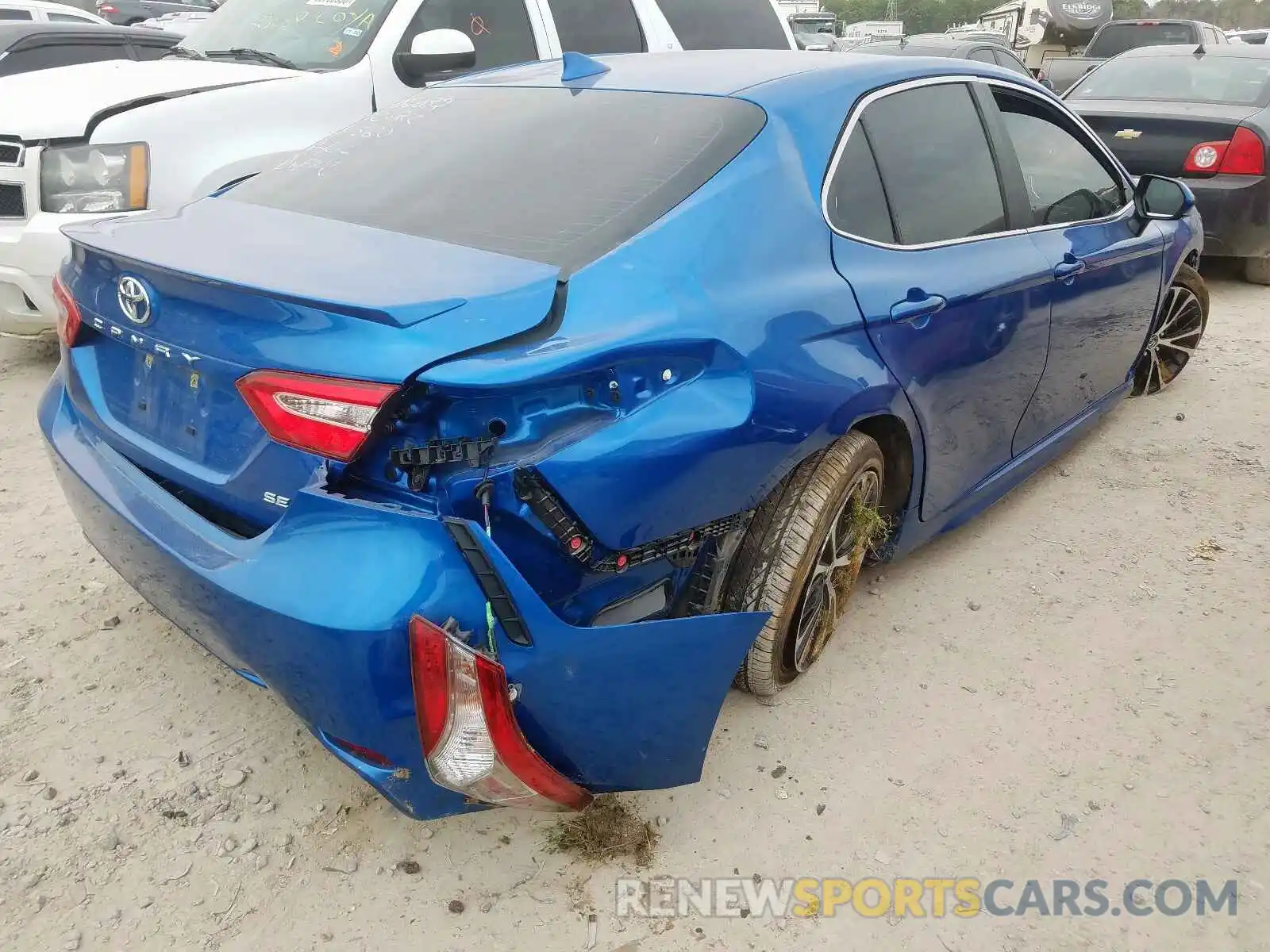 4 Photograph of a damaged car 4T1B11HKXKU264254 TOYOTA CAMRY 2019