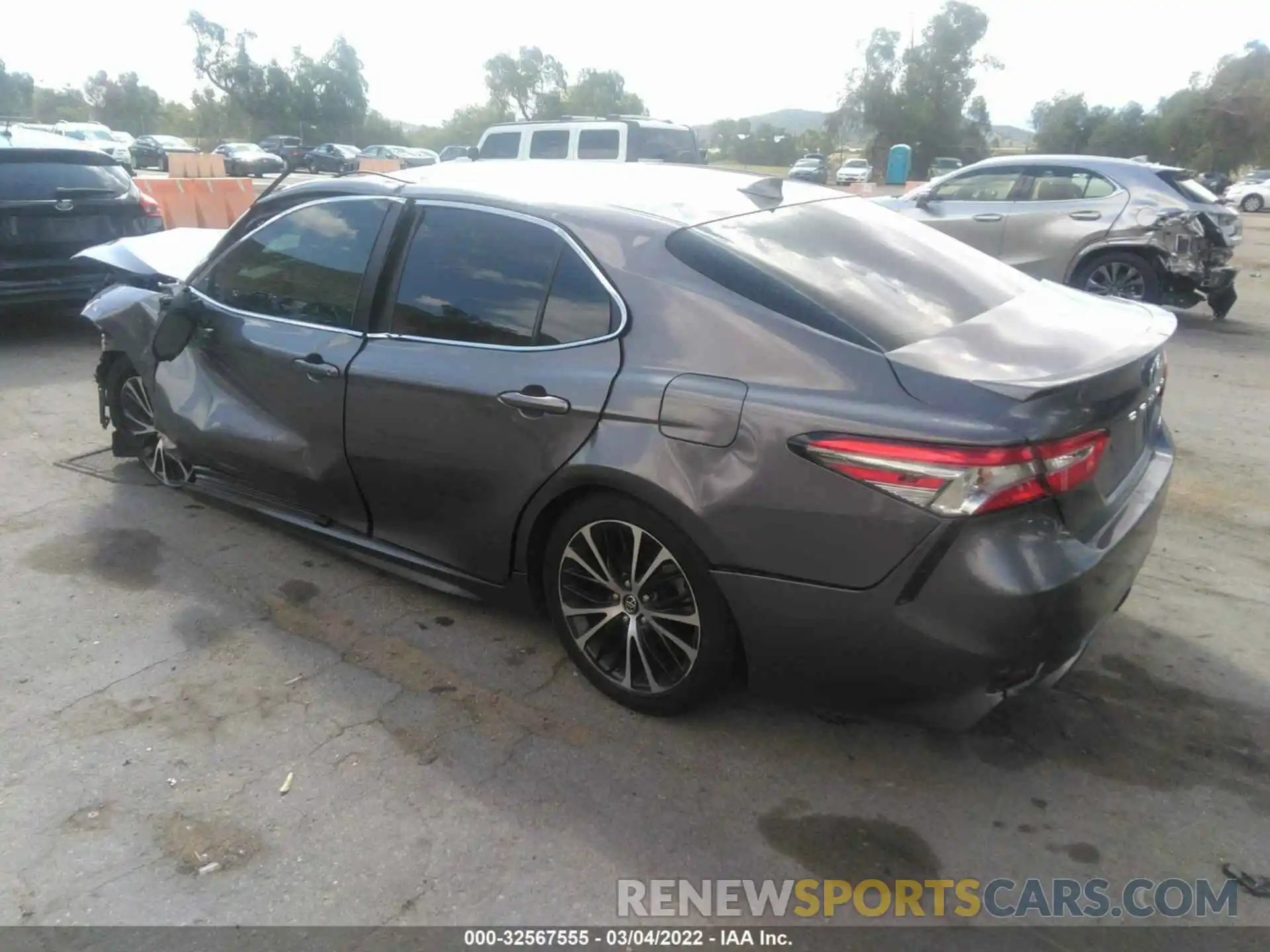 3 Photograph of a damaged car 4T1B11HKXKU265677 TOYOTA CAMRY 2019