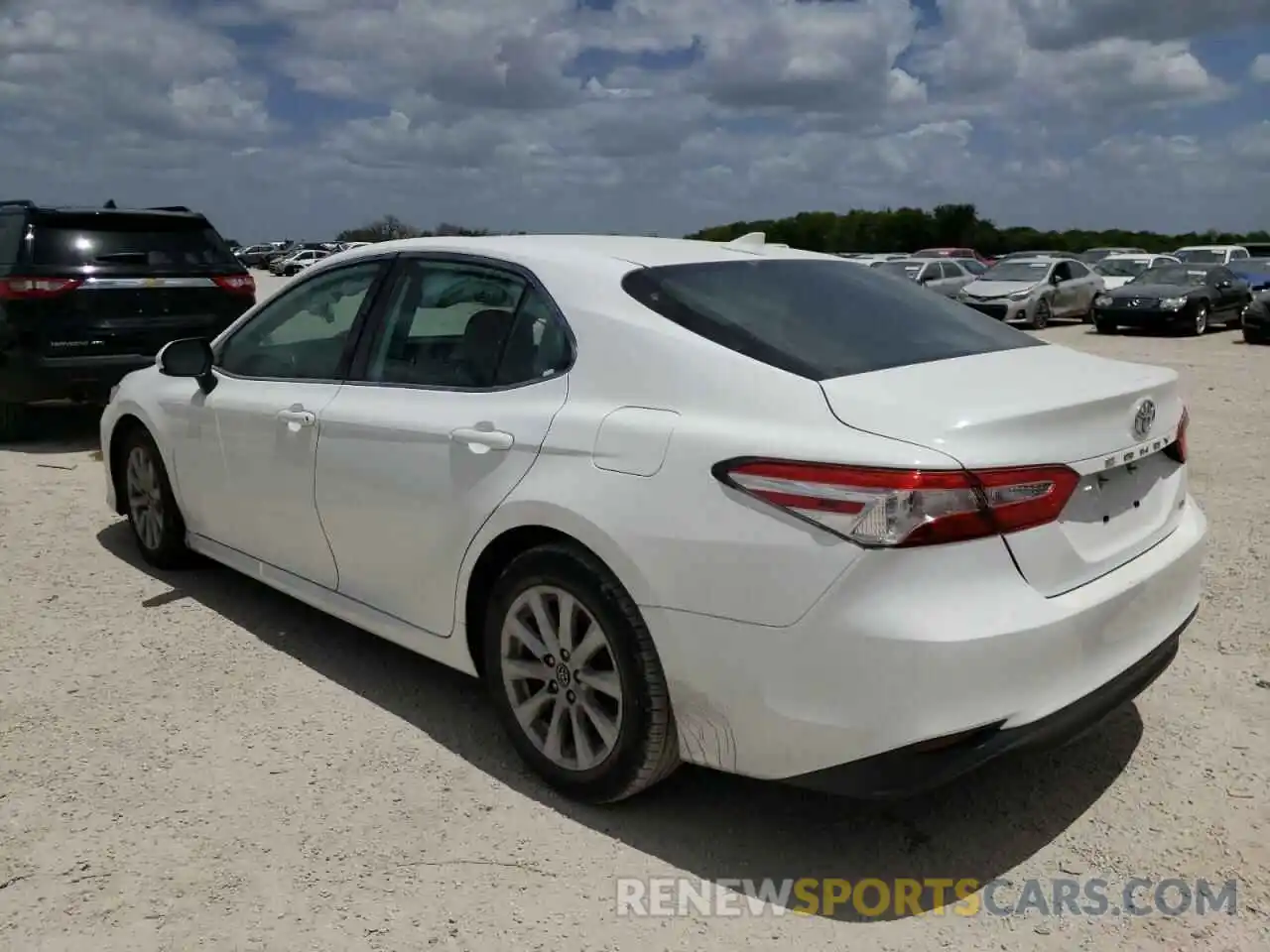 3 Photograph of a damaged car 4T1B11HKXKU266165 TOYOTA CAMRY 2019