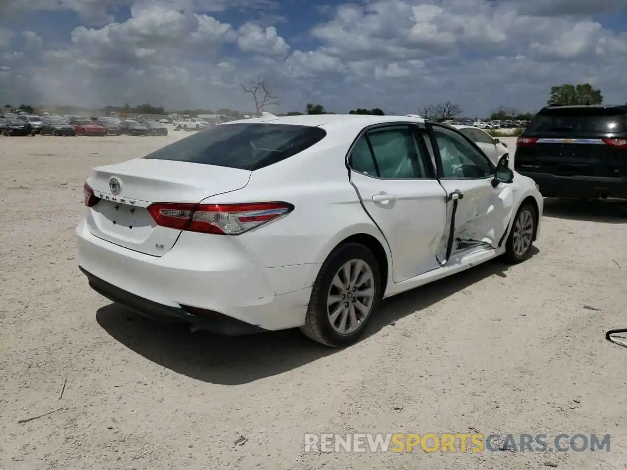 4 Photograph of a damaged car 4T1B11HKXKU266165 TOYOTA CAMRY 2019