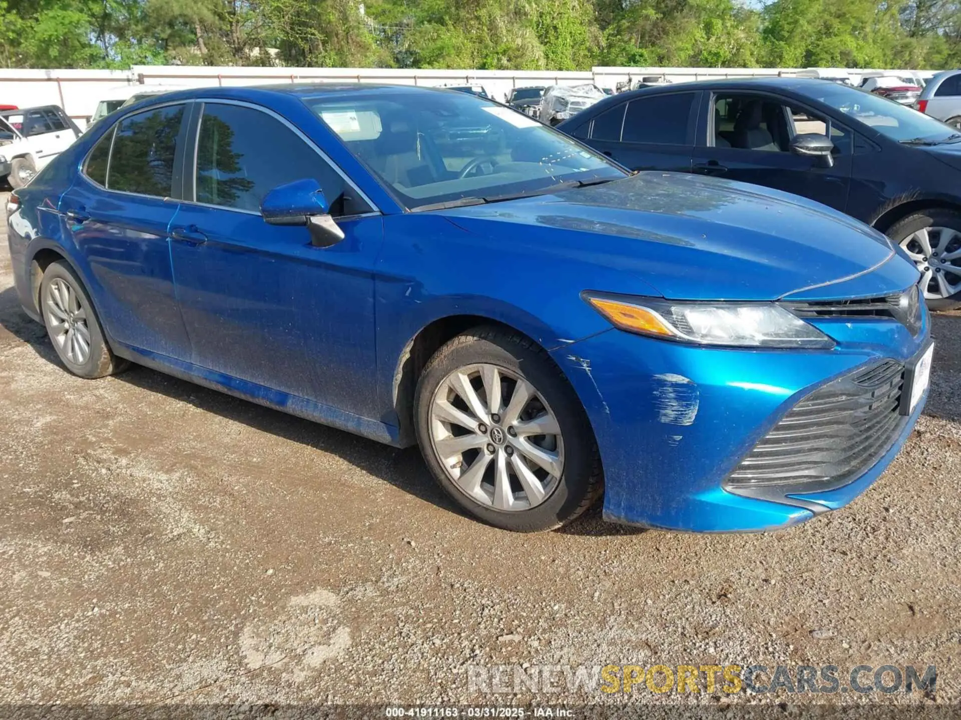 1 Photograph of a damaged car 4T1B11HKXKU268837 TOYOTA CAMRY 2019
