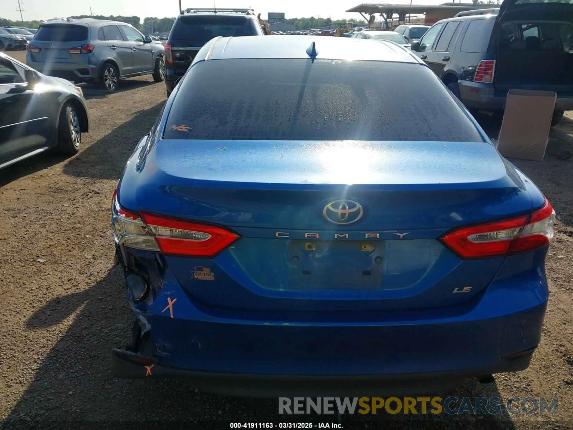 16 Photograph of a damaged car 4T1B11HKXKU268837 TOYOTA CAMRY 2019