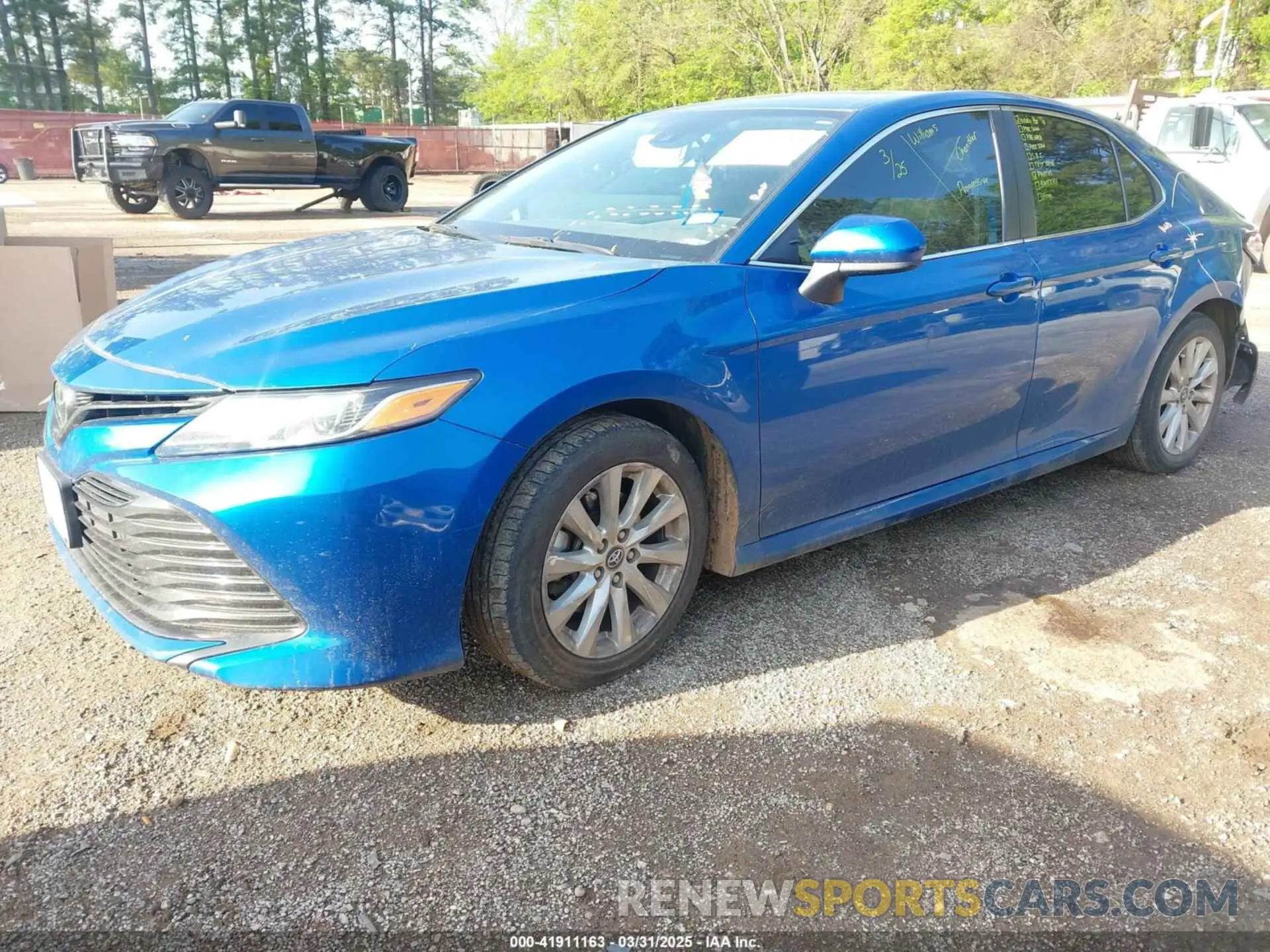 2 Photograph of a damaged car 4T1B11HKXKU268837 TOYOTA CAMRY 2019