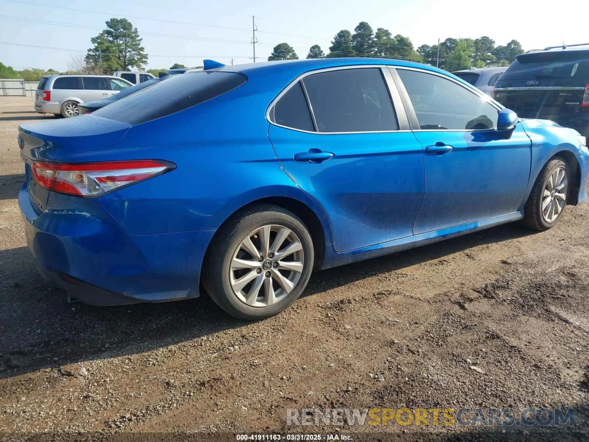 4 Photograph of a damaged car 4T1B11HKXKU268837 TOYOTA CAMRY 2019