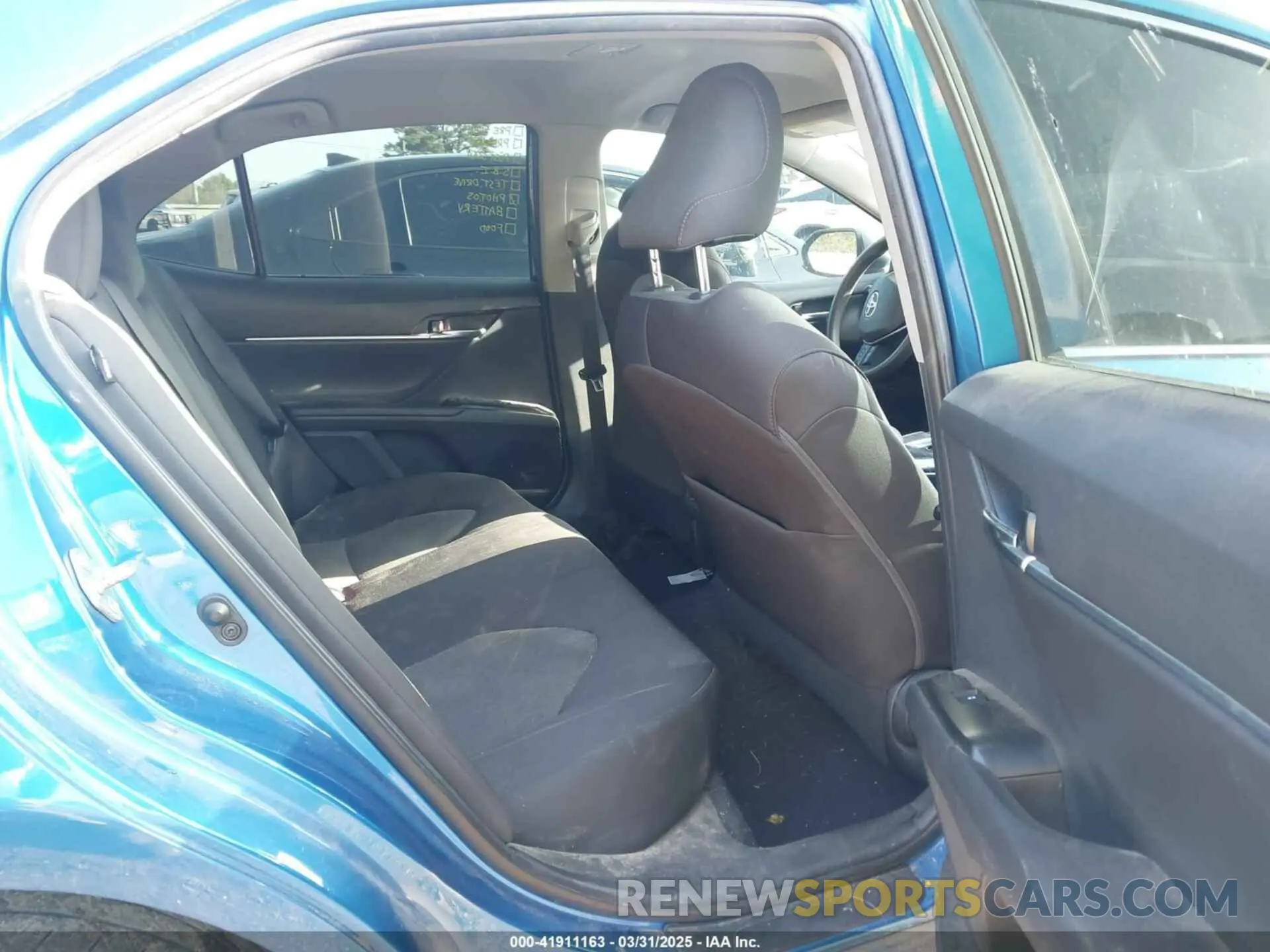 8 Photograph of a damaged car 4T1B11HKXKU268837 TOYOTA CAMRY 2019