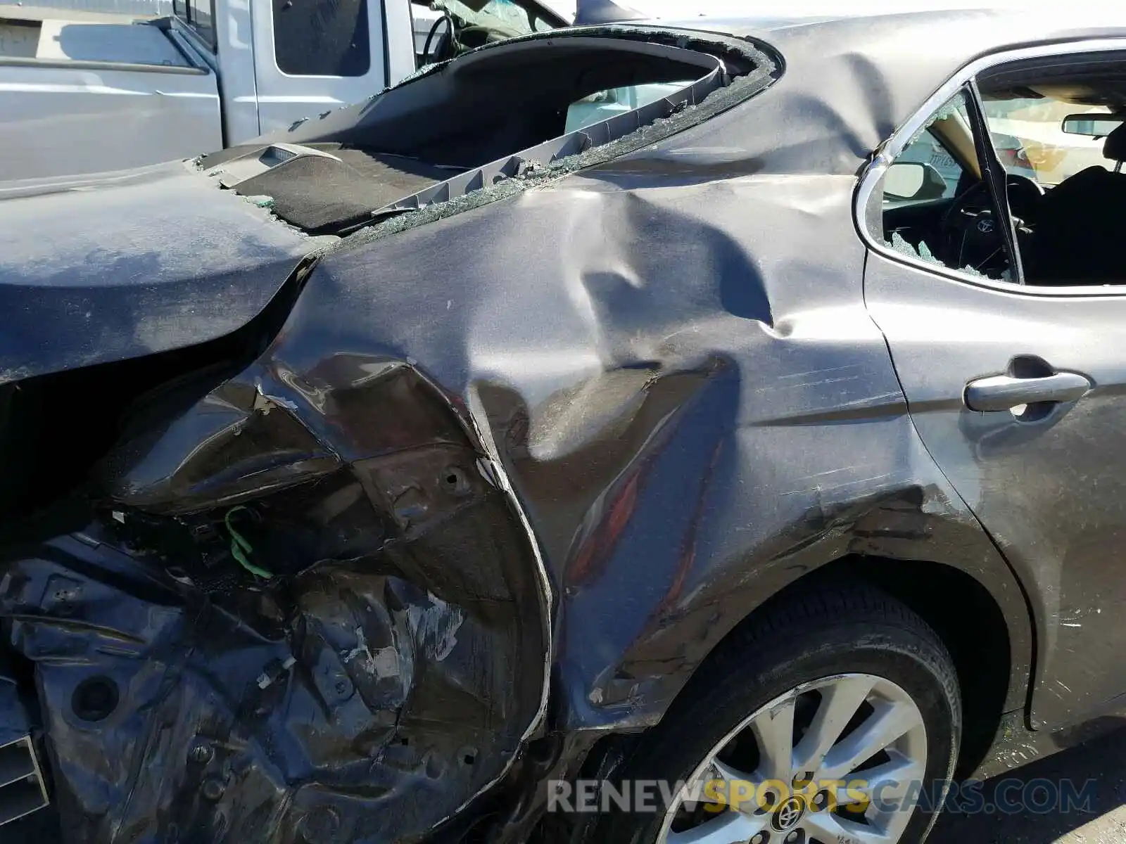 9 Photograph of a damaged car 4T1B11HKXKU269115 TOYOTA CAMRY 2019